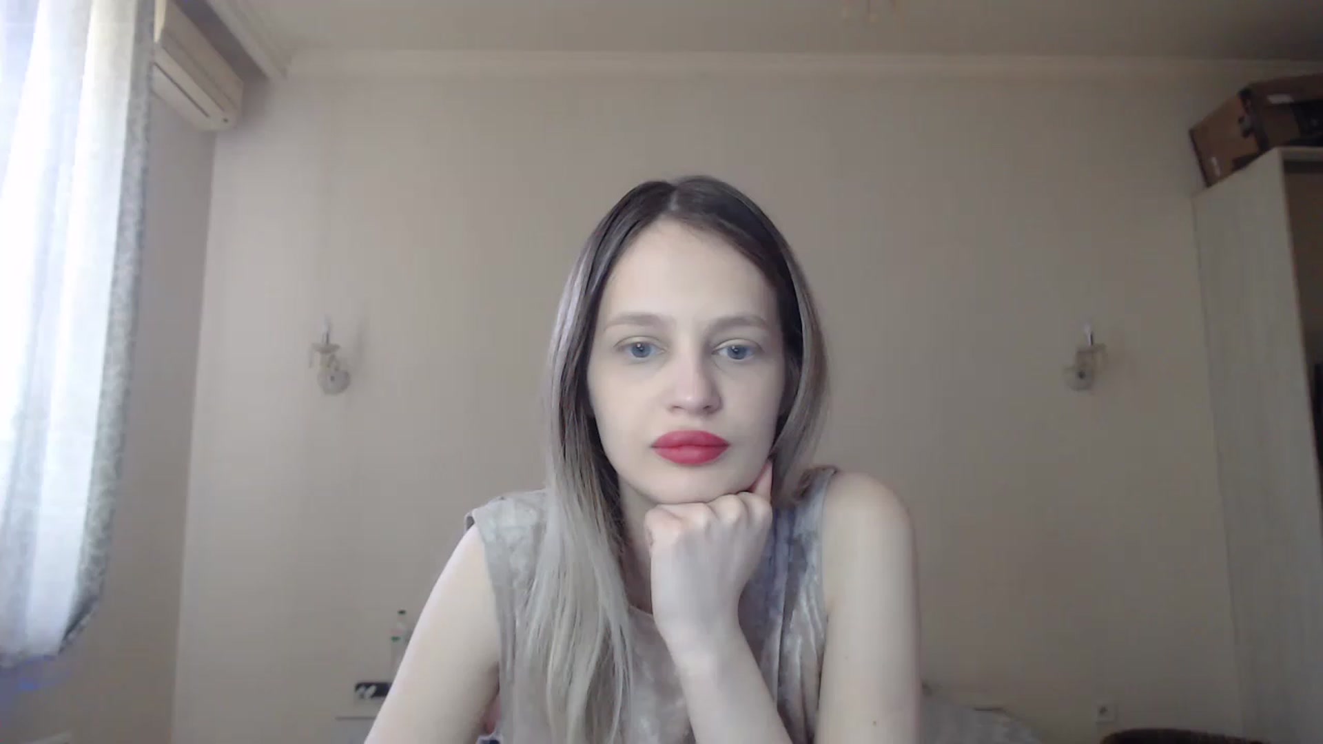 Gallery image thumbnail from Lola_vi's myfreecams stream on, 05/14/2023, 10:32 image 13 of 20