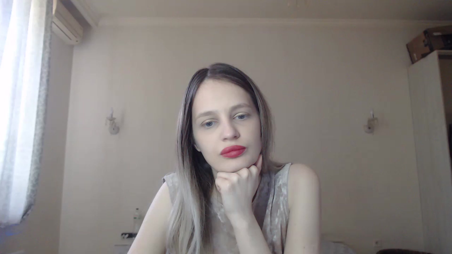 Gallery image thumbnail from Lola_vi's myfreecams stream on, 05/14/2023, 10:32 image 17 of 20