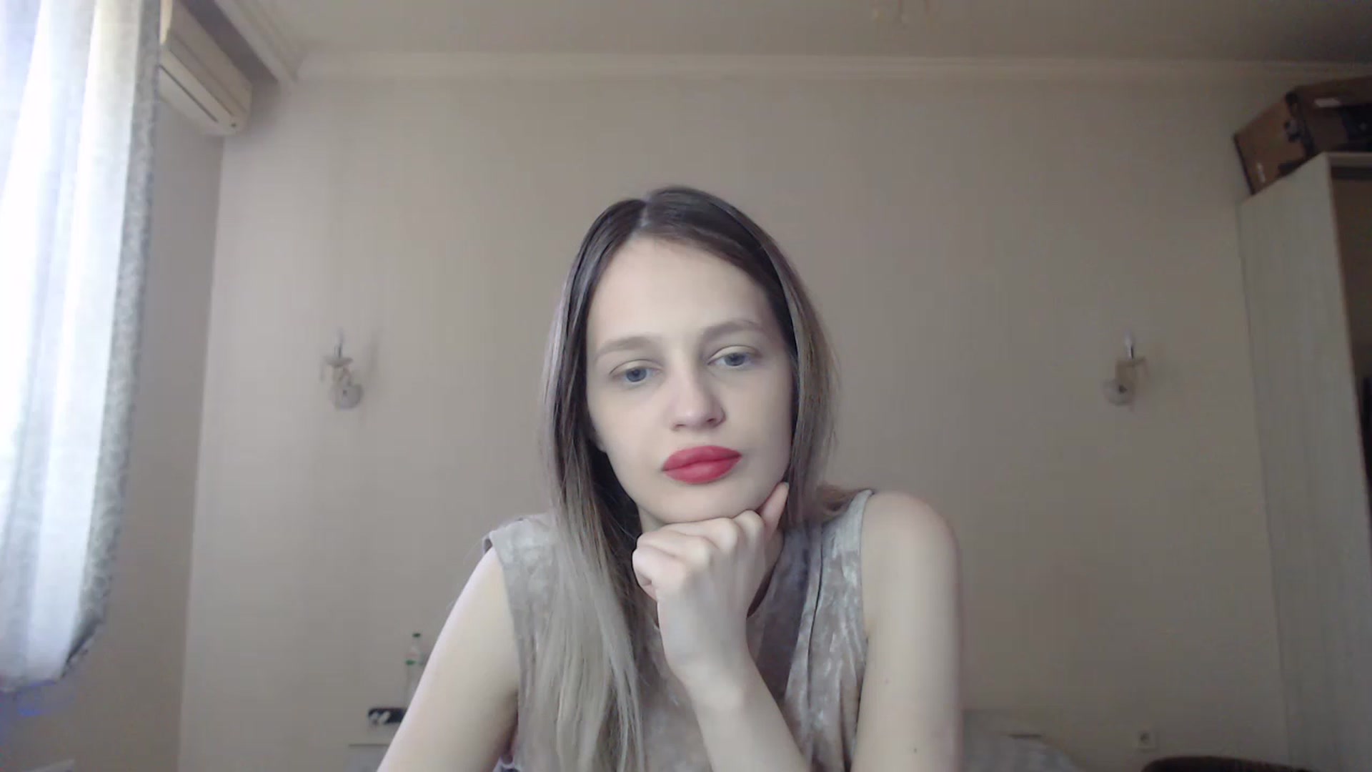 Gallery image thumbnail from Lola_vi's myfreecams stream on, 05/14/2023, 10:32 image 14 of 20