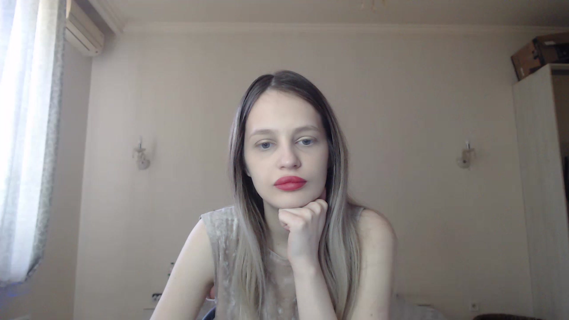 Gallery image thumbnail from Lola_vi's myfreecams stream on, 05/14/2023, 10:32 image 1 of 20