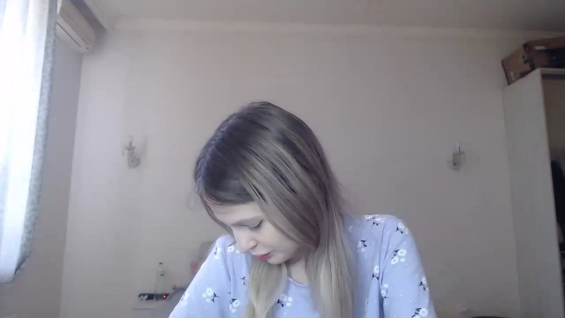 Gallery image thumbnail from Lola_vi's myfreecams stream on, 05/18/2023, 11:29 image 14 of 20