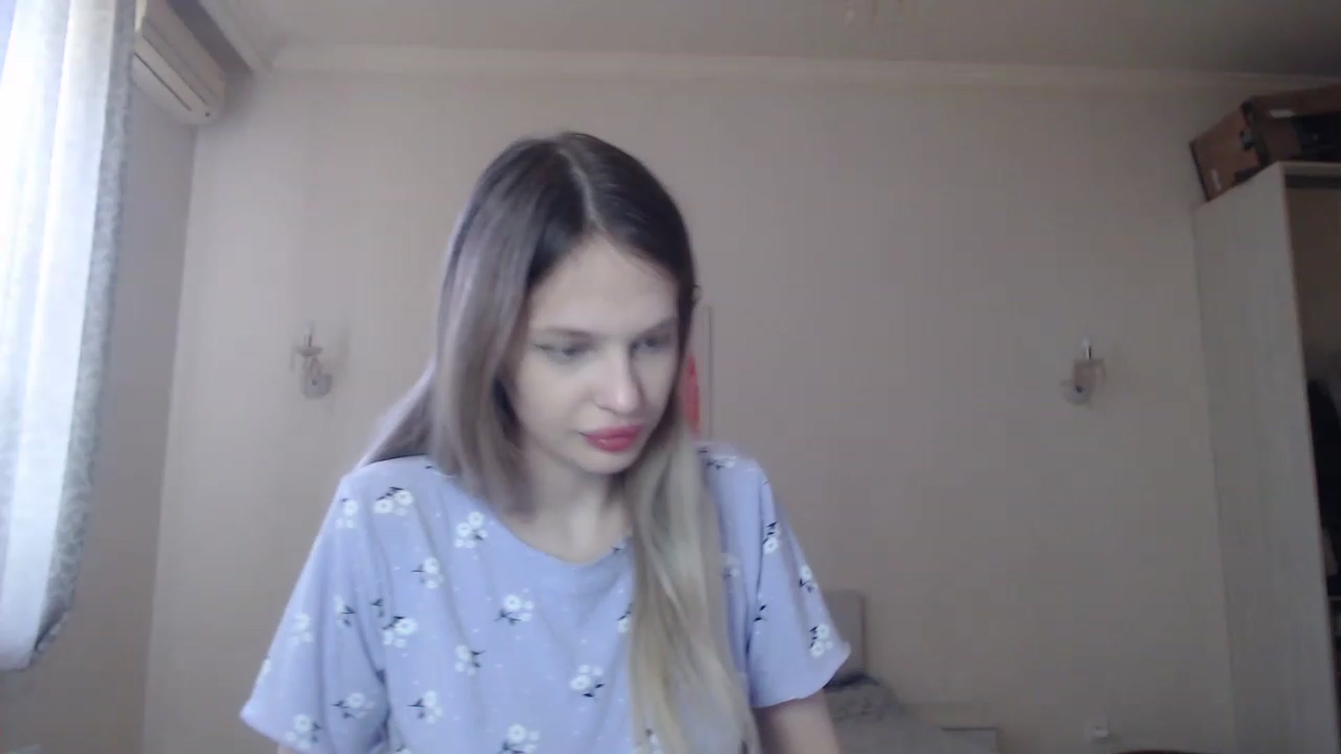 Gallery image thumbnail from Lola_vi's myfreecams stream on, 05/18/2023, 11:29 image 8 of 20