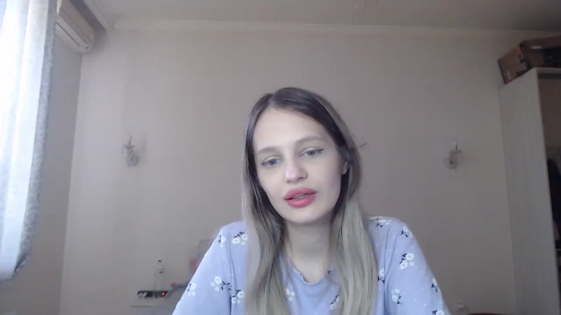 Gallery image thumbnail from Lola_vi's myfreecams stream on, 05/18/2023, 11:29 image 12 of 20