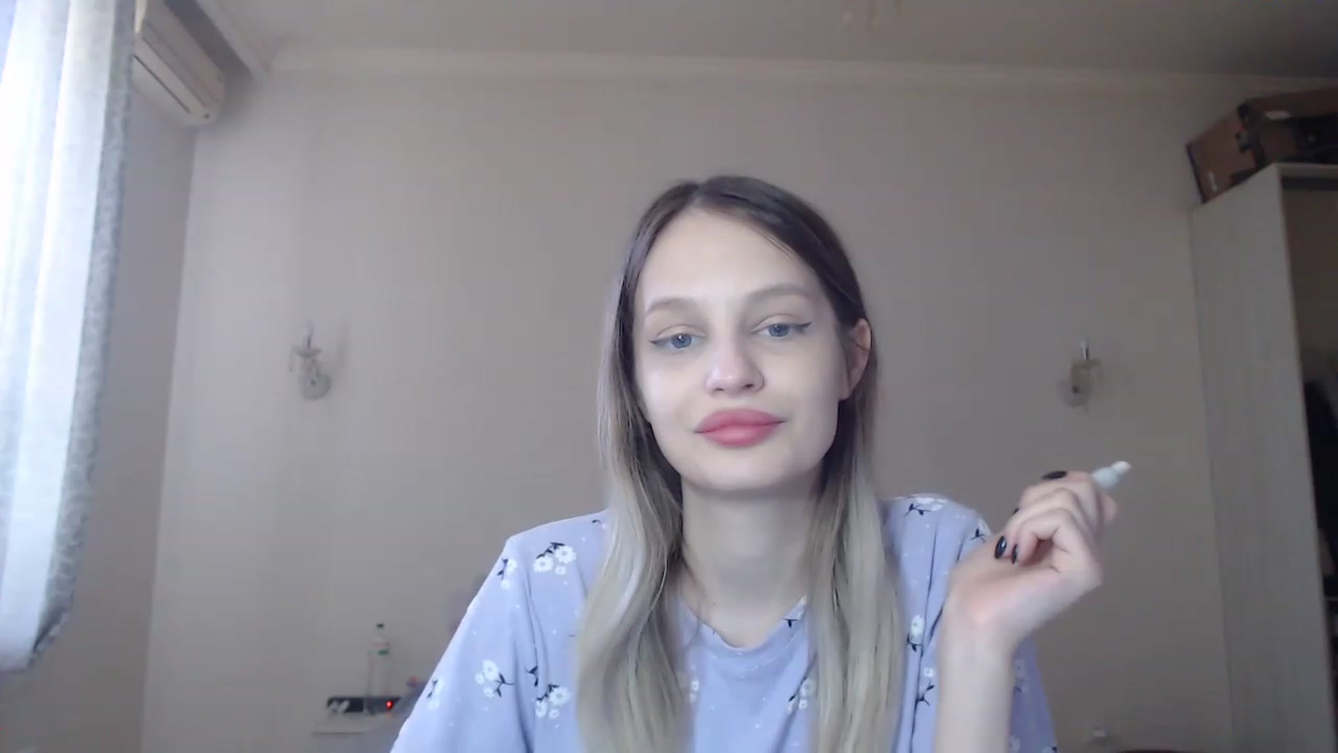 Gallery image thumbnail from Lola_vi's myfreecams stream on, 05/18/2023, 11:29 image 18 of 20