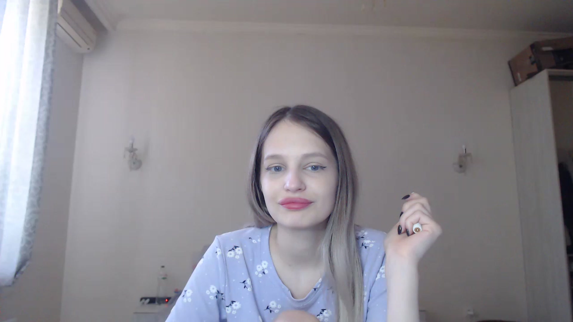 Gallery image thumbnail from Lola_vi's myfreecams stream on, 05/18/2023, 11:29 image 6 of 20