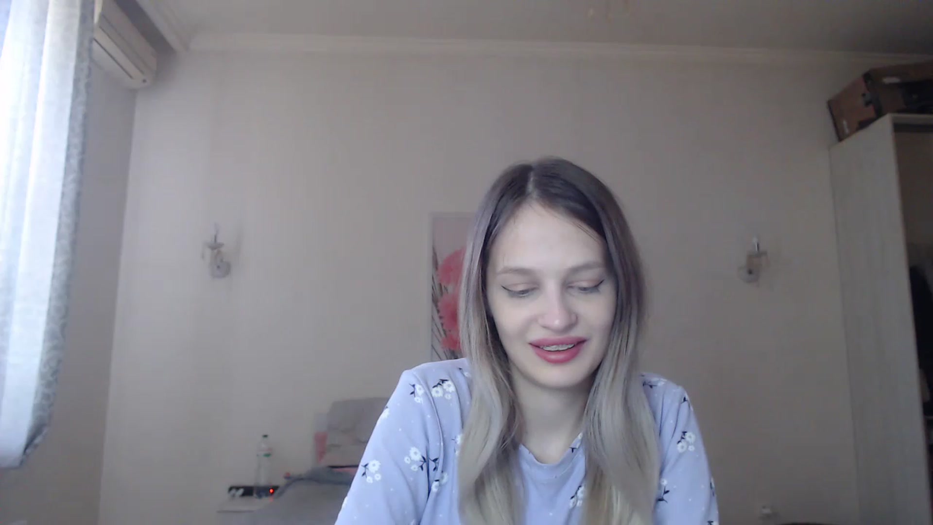 Gallery image thumbnail from Lola_vi's myfreecams stream on, 05/18/2023, 11:29 image 16 of 20