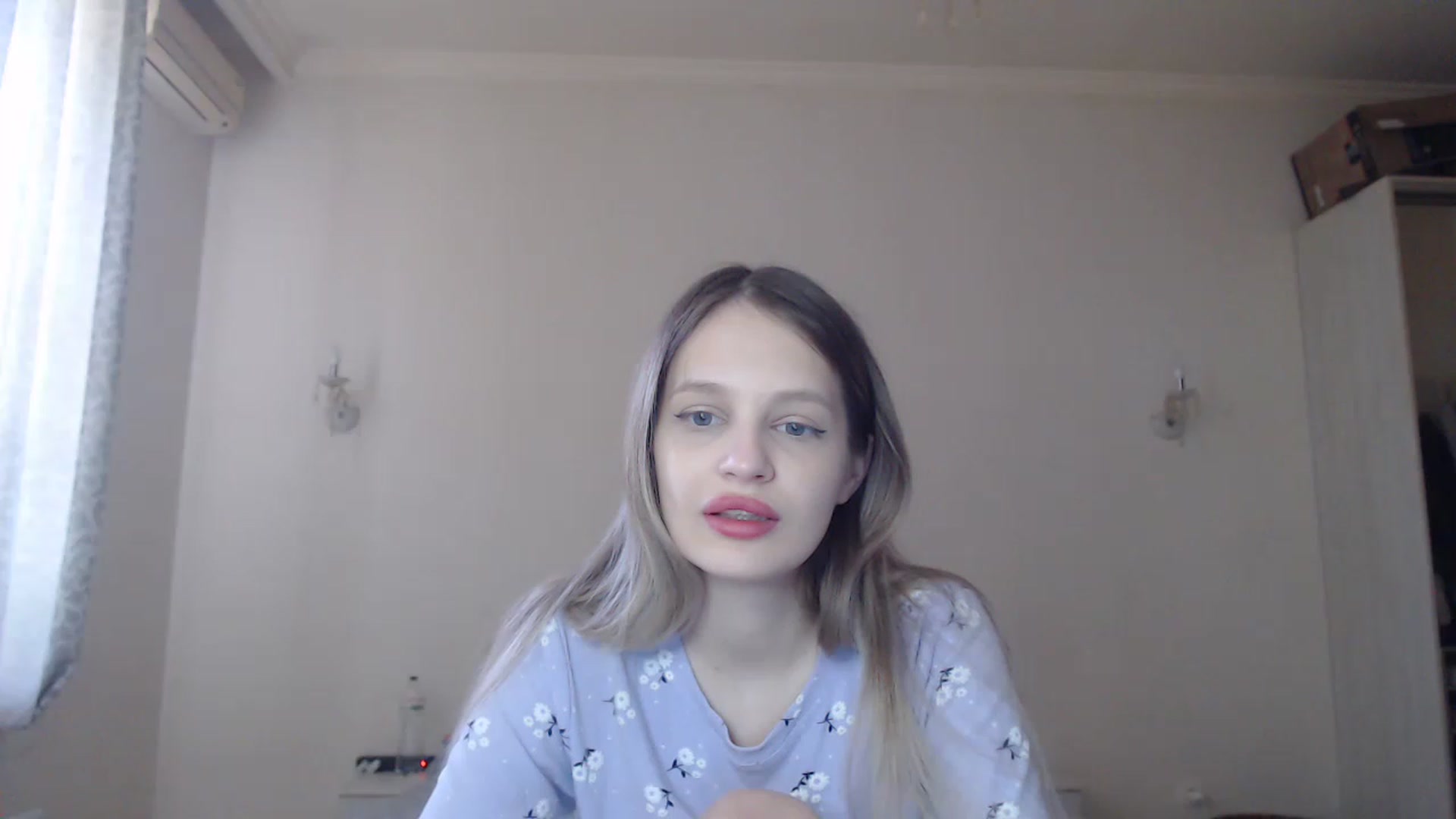 Gallery image thumbnail from Lola_vi's myfreecams stream on, 05/18/2023, 11:29 image 4 of 20