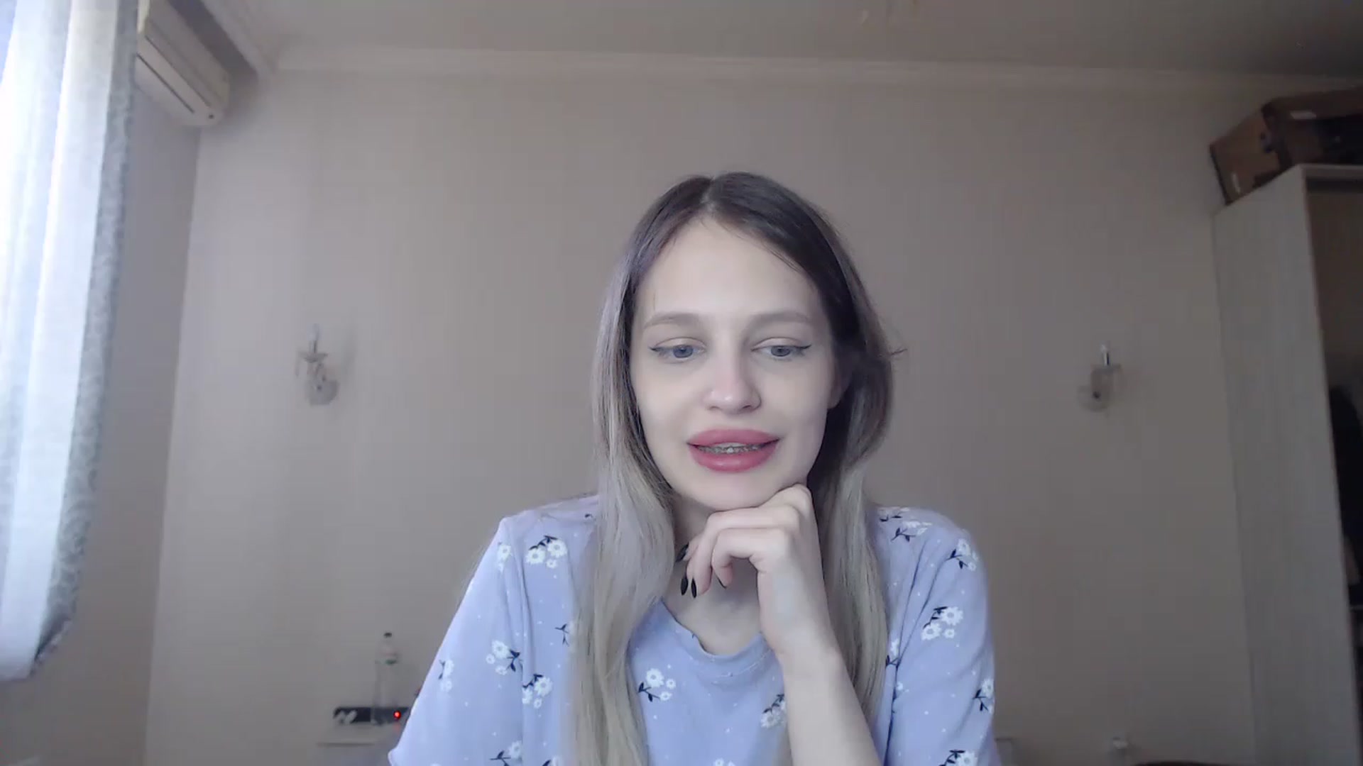 Gallery image thumbnail from Lola_vi's myfreecams stream on, 05/18/2023, 11:29 image 9 of 20