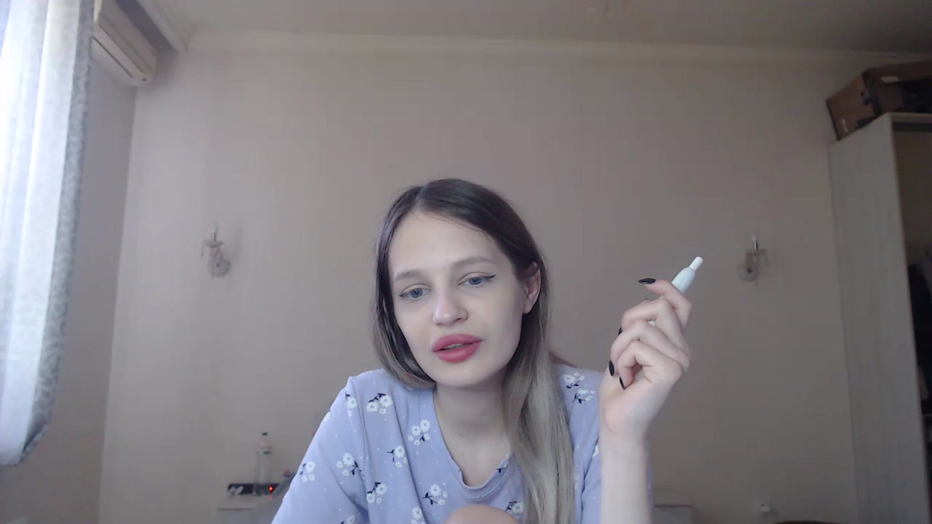 Gallery image thumbnail from Lola_vi's myfreecams stream on, 05/18/2023, 11:29 image 7 of 20