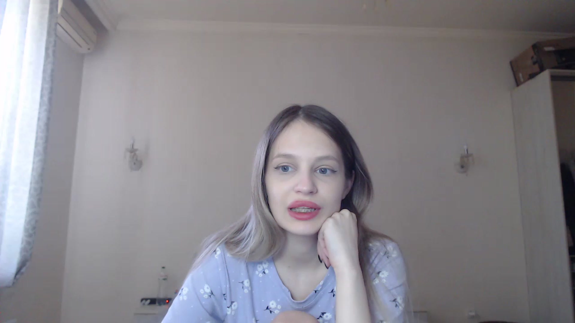 Gallery image thumbnail from Lola_vi's myfreecams stream on, 05/18/2023, 11:29 image 3 of 20