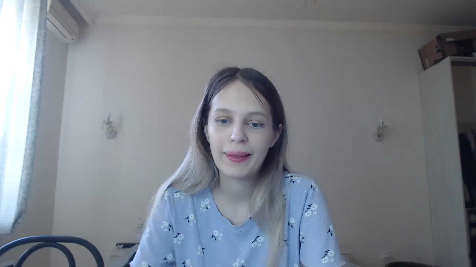 Gallery image thumbnail from Lola_vi's myfreecams stream on, 05/19/2023, 11:18 image 6 of 20