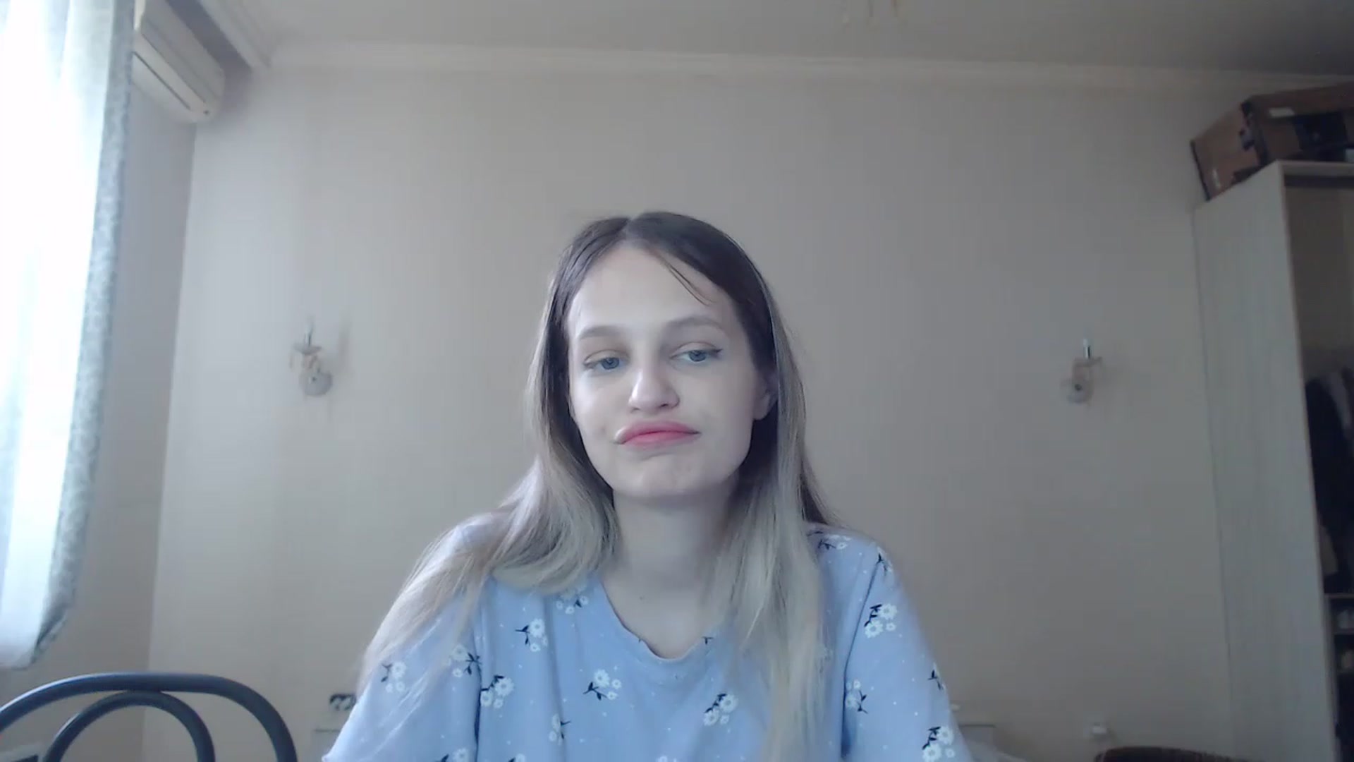 Gallery image thumbnail from Lola_vi's myfreecams stream on, 05/19/2023, 11:18 image 12 of 20
