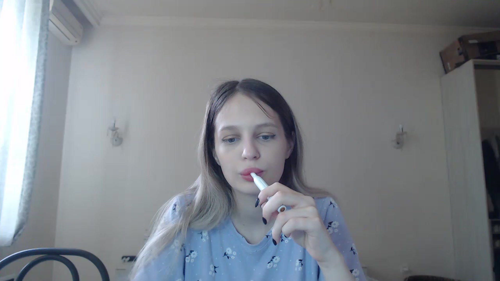 Gallery image thumbnail from Lola_vi's myfreecams stream on, 05/19/2023, 11:18 image 16 of 20