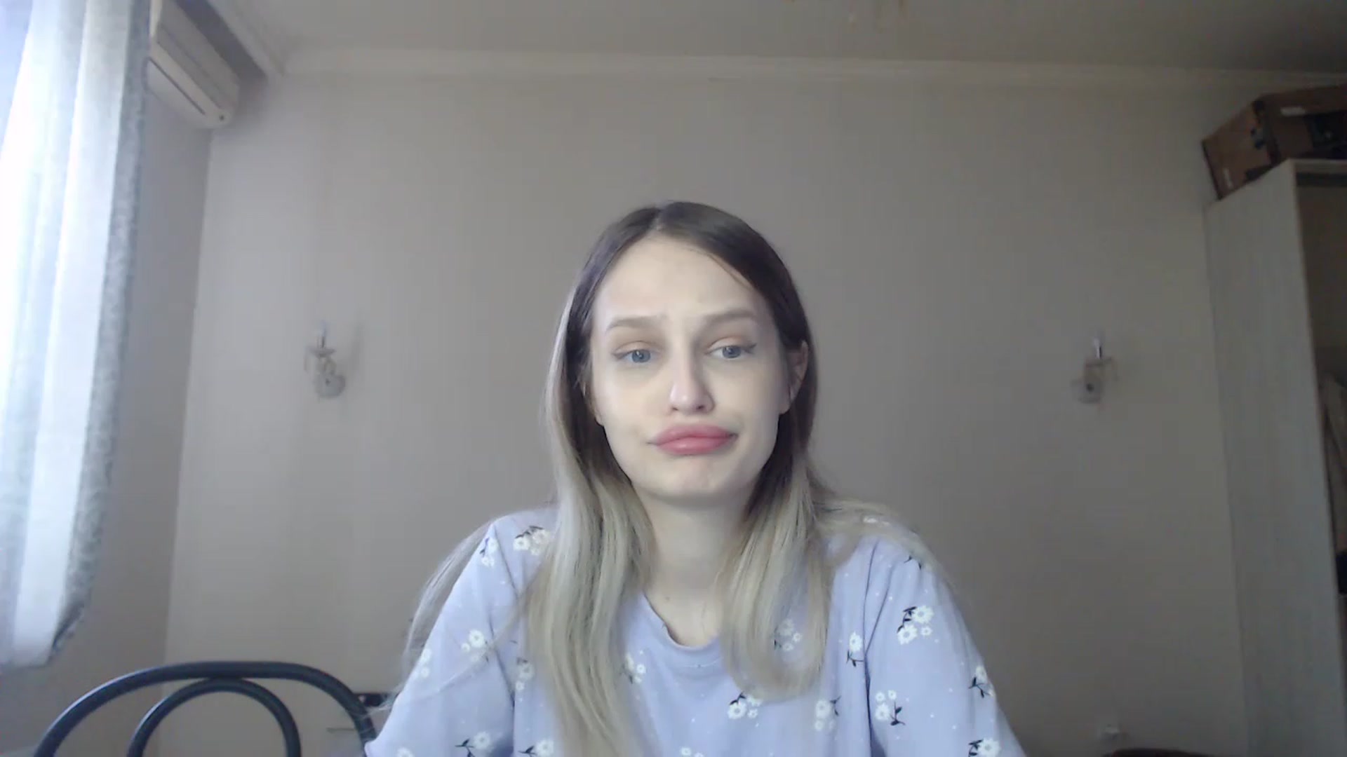 Gallery image thumbnail from Lola_vi's myfreecams stream on, 05/20/2023, 11:06 image 17 of 20