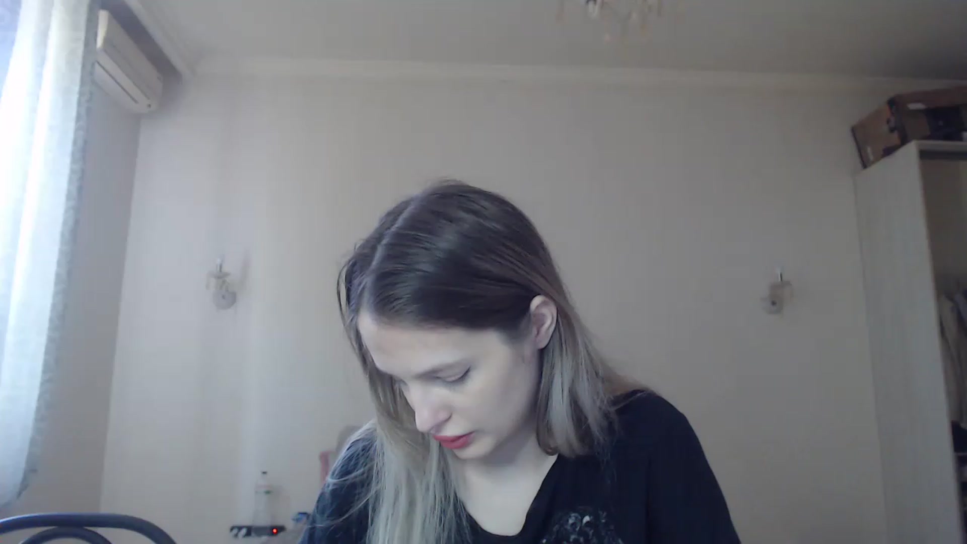 Gallery image thumbnail from Lola_vi's myfreecams stream on, 05/21/2023, 11:16 image 14 of 20