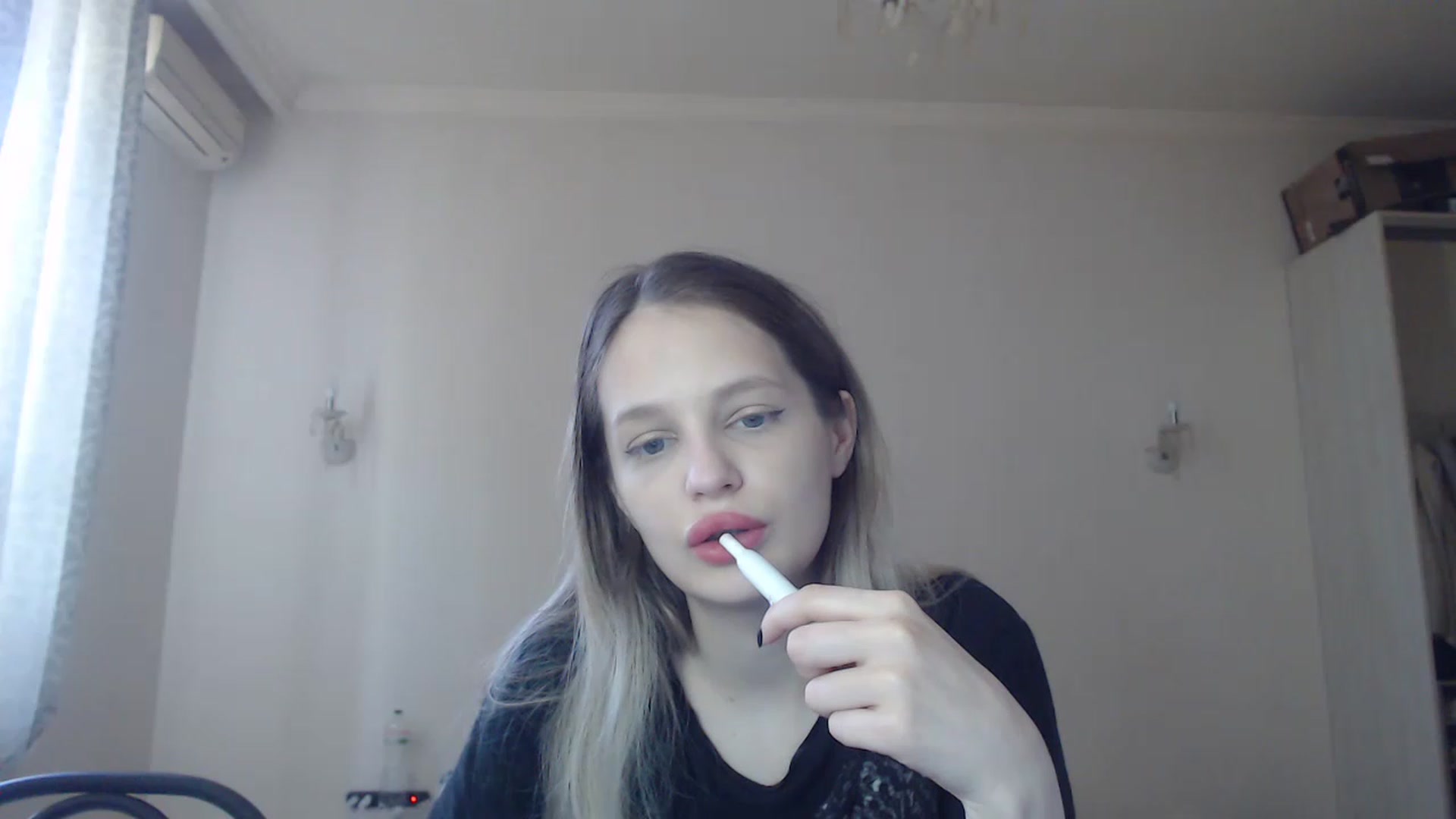 Gallery image thumbnail from Lola_vi's myfreecams stream on, 05/21/2023, 11:16 image 12 of 20