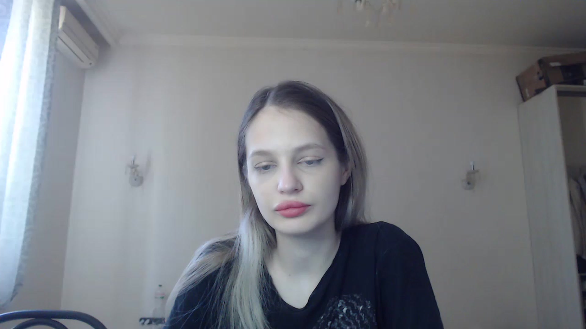 Gallery image thumbnail from Lola_vi's myfreecams stream on, 05/21/2023, 11:16 image 6 of 20