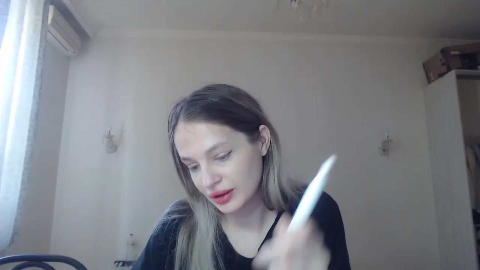 Gallery image thumbnail from Lola_vi's myfreecams stream on, 05/21/2023, 11:16 image 10 of 20