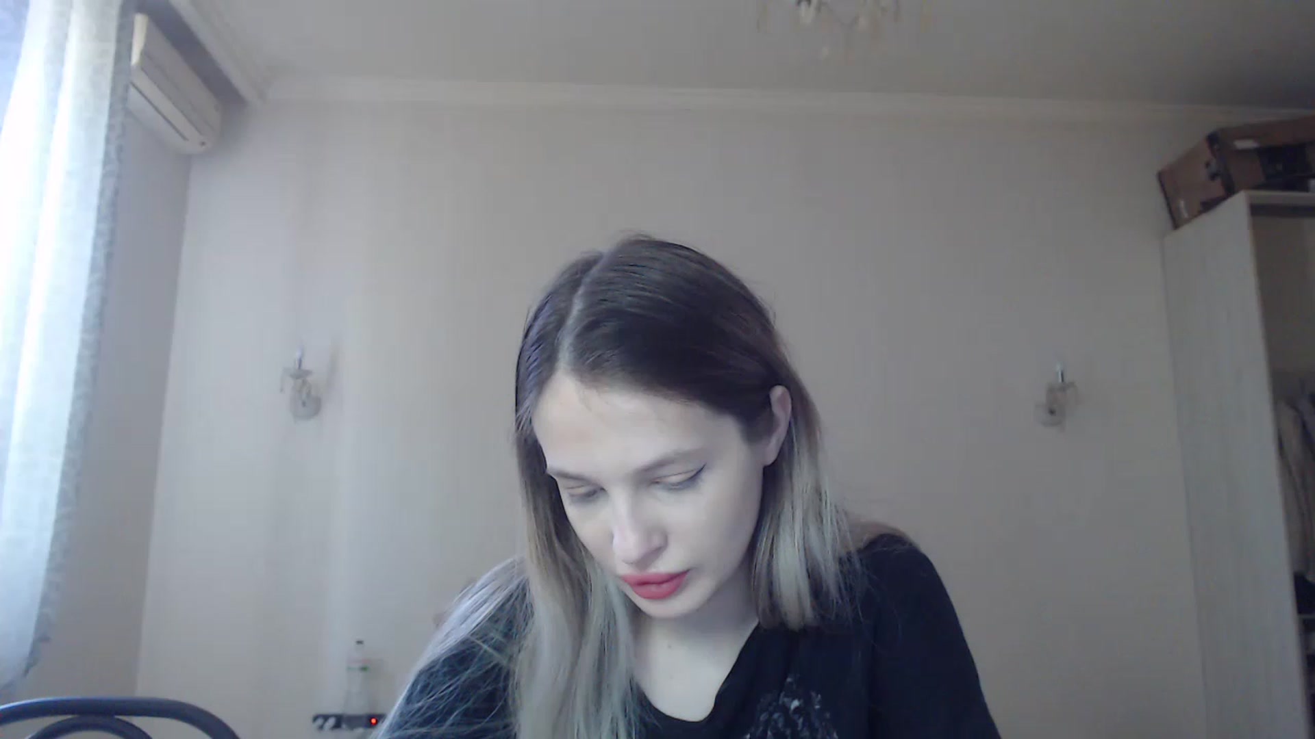 Gallery image thumbnail from Lola_vi's myfreecams stream on, 05/21/2023, 11:16 image 18 of 20