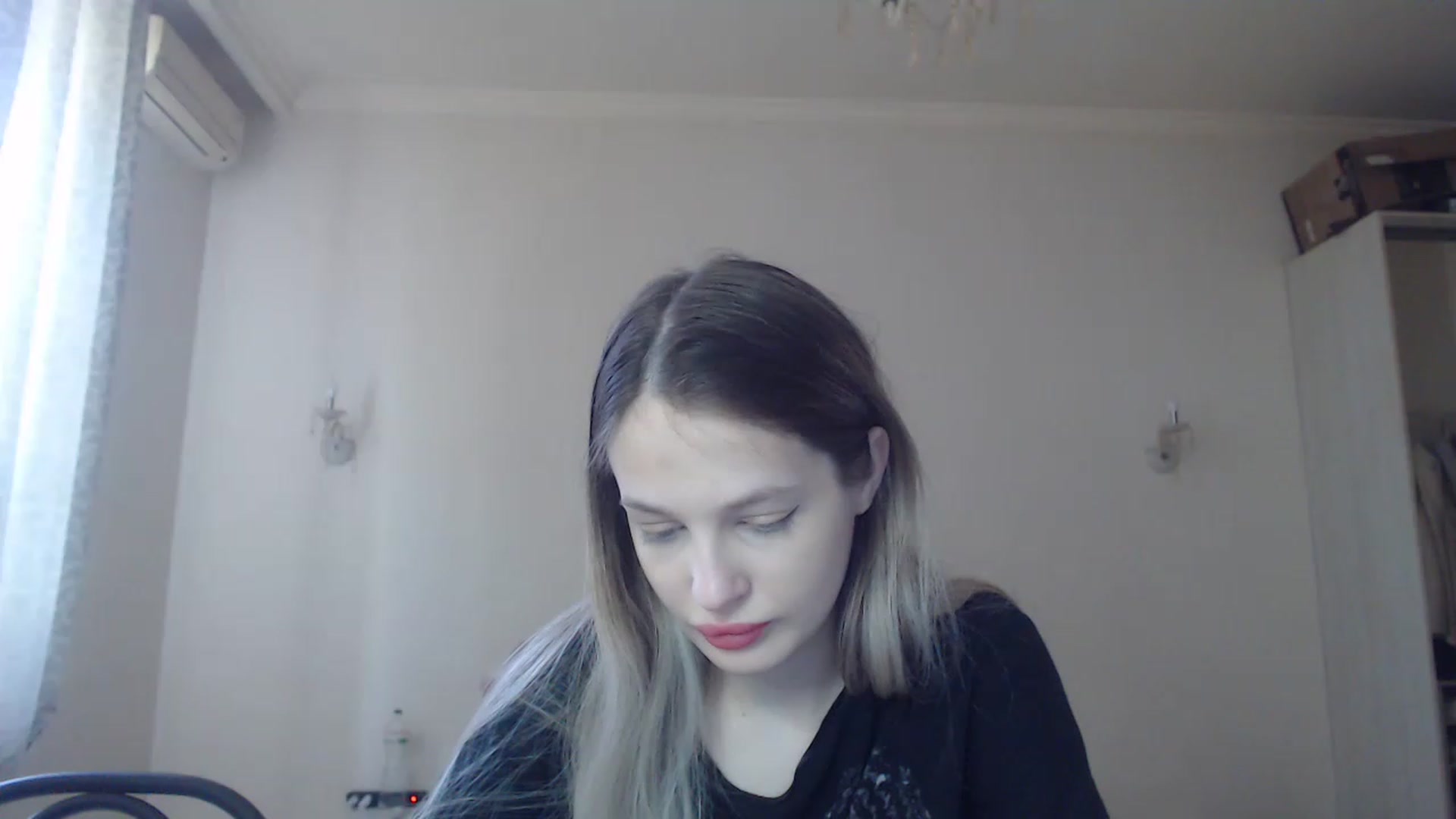 Gallery image thumbnail from Lola_vi's myfreecams stream on, 05/21/2023, 11:16 image 17 of 20