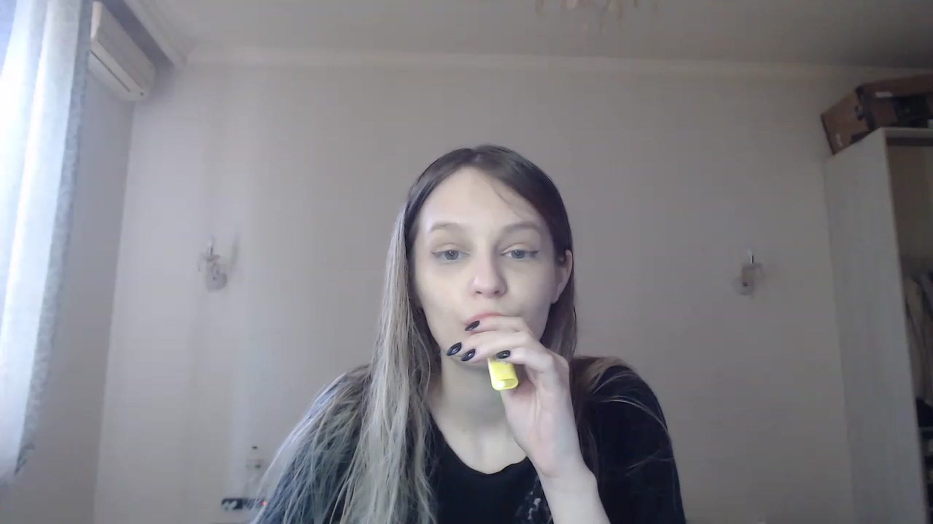 Gallery image thumbnail from Lola_vi's myfreecams stream on, 05/21/2023, 12:19 image 18 of 20