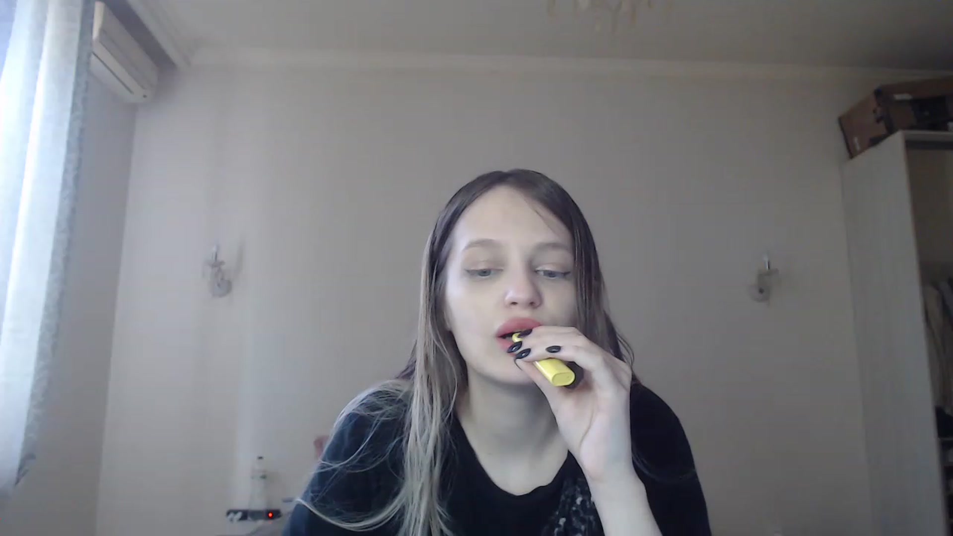 Gallery image thumbnail from Lola_vi's myfreecams stream on, 05/21/2023, 12:19 image 14 of 20