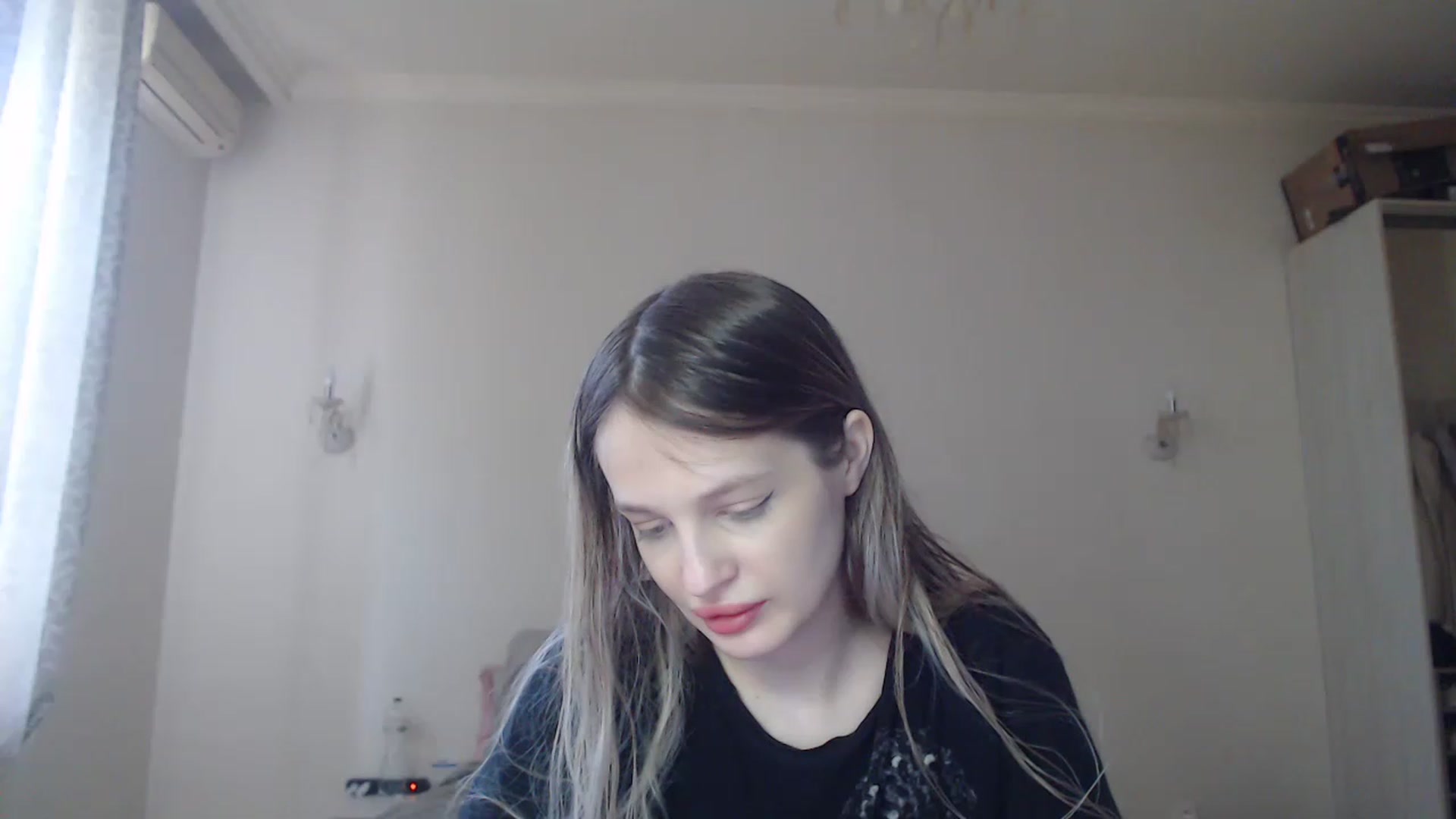 Gallery image thumbnail from Lola_vi's myfreecams stream on, 05/21/2023, 12:19 image 17 of 20