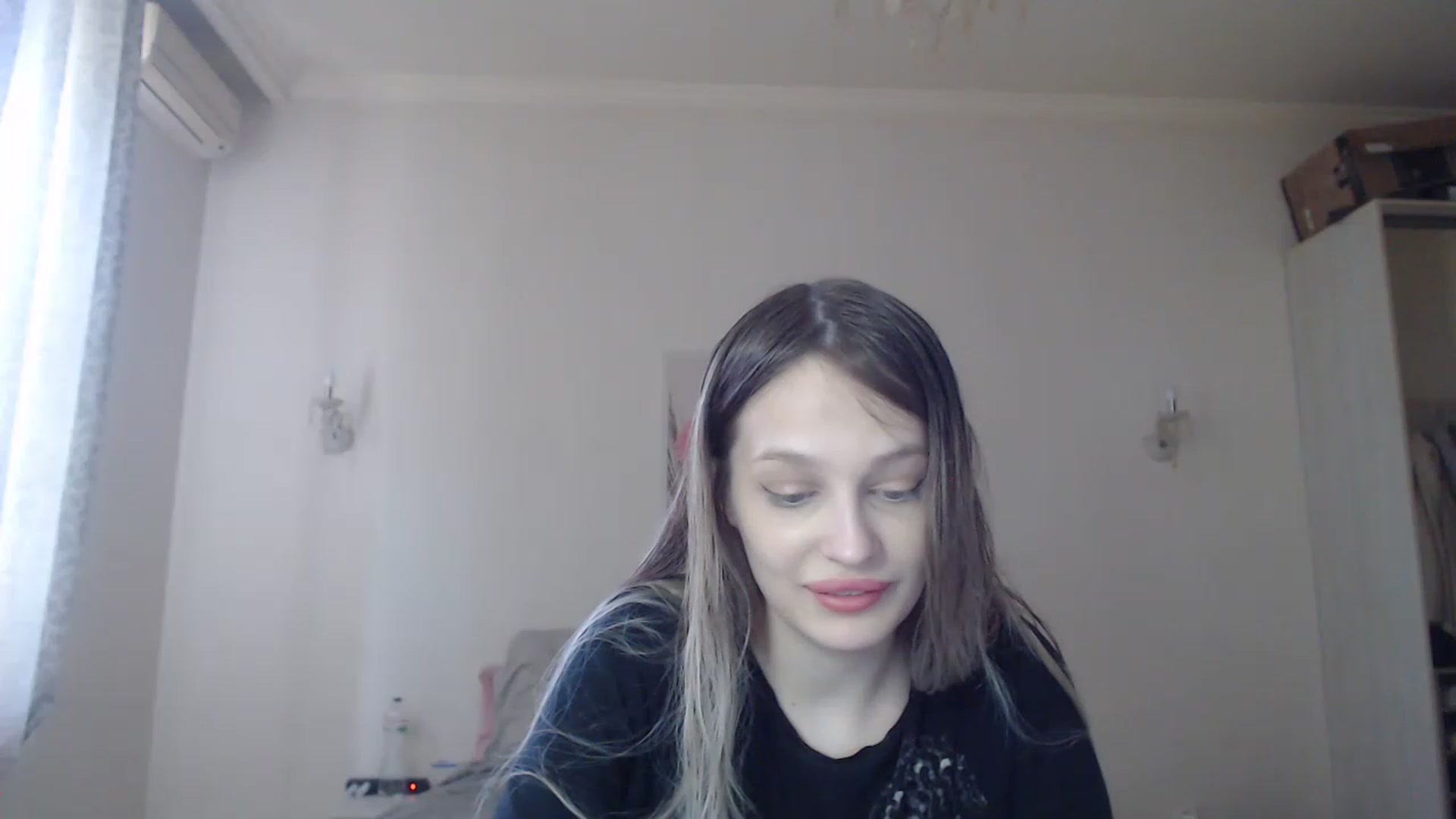 Gallery image thumbnail from Lola_vi's myfreecams stream on, 05/21/2023, 12:19 image 16 of 20