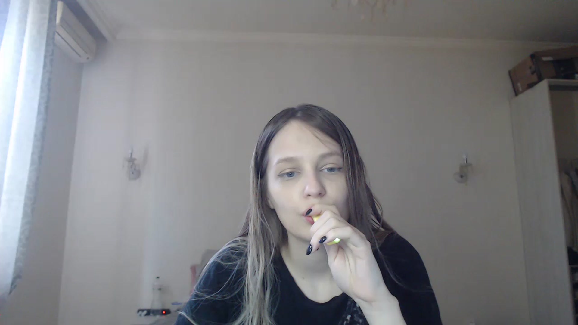 Gallery image thumbnail from Lola_vi's myfreecams stream on, 05/21/2023, 12:19 image 15 of 20