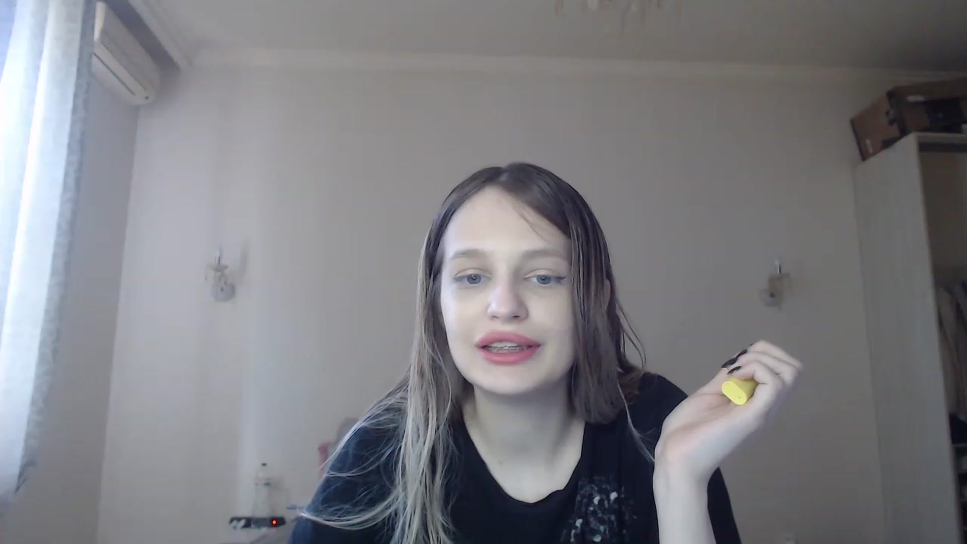 Gallery image thumbnail from Lola_vi's myfreecams stream on, 05/21/2023, 12:19 image 13 of 20
