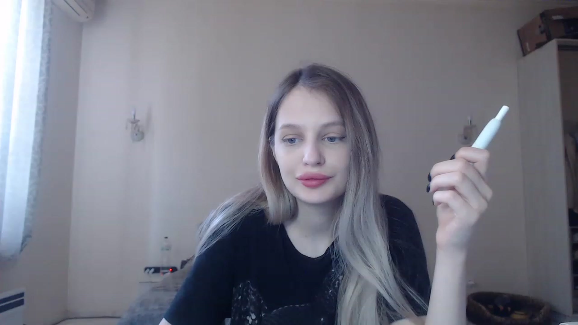 Gallery image thumbnail from Lola_vi's myfreecams stream on, 05/22/2023, 10:46 image 20 of 20