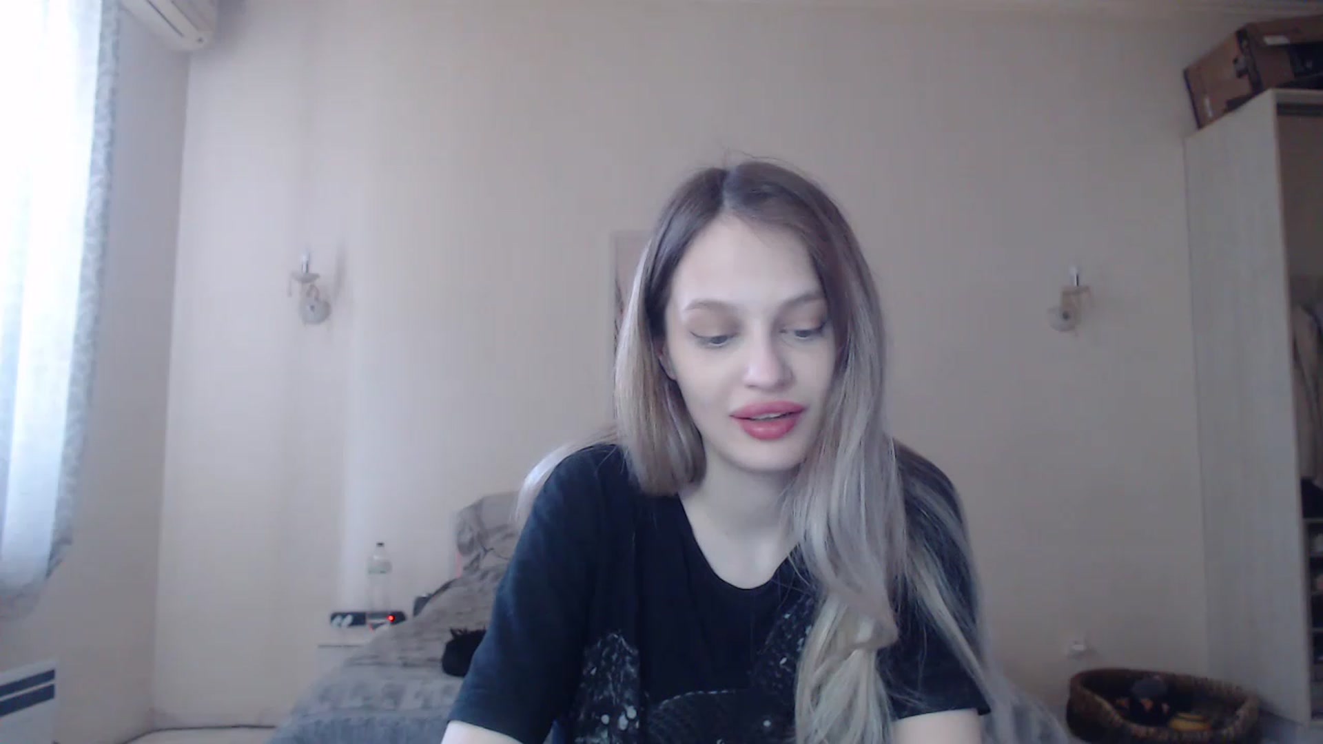 Gallery image thumbnail from Lola_vi's myfreecams stream on, 05/22/2023, 10:46 image 18 of 20