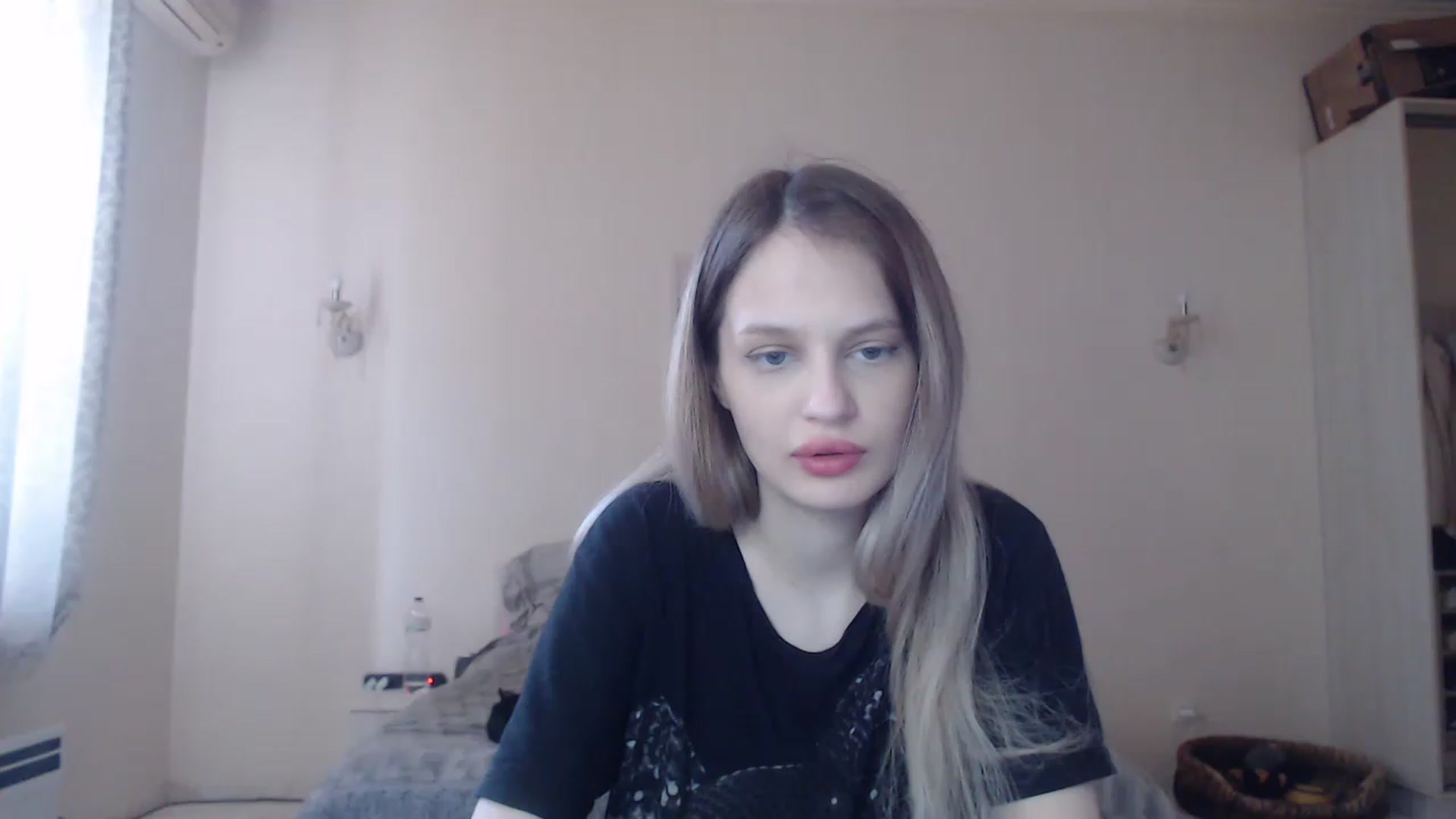 Gallery image thumbnail from Lola_vi's myfreecams stream on, 05/22/2023, 10:46 image 17 of 20