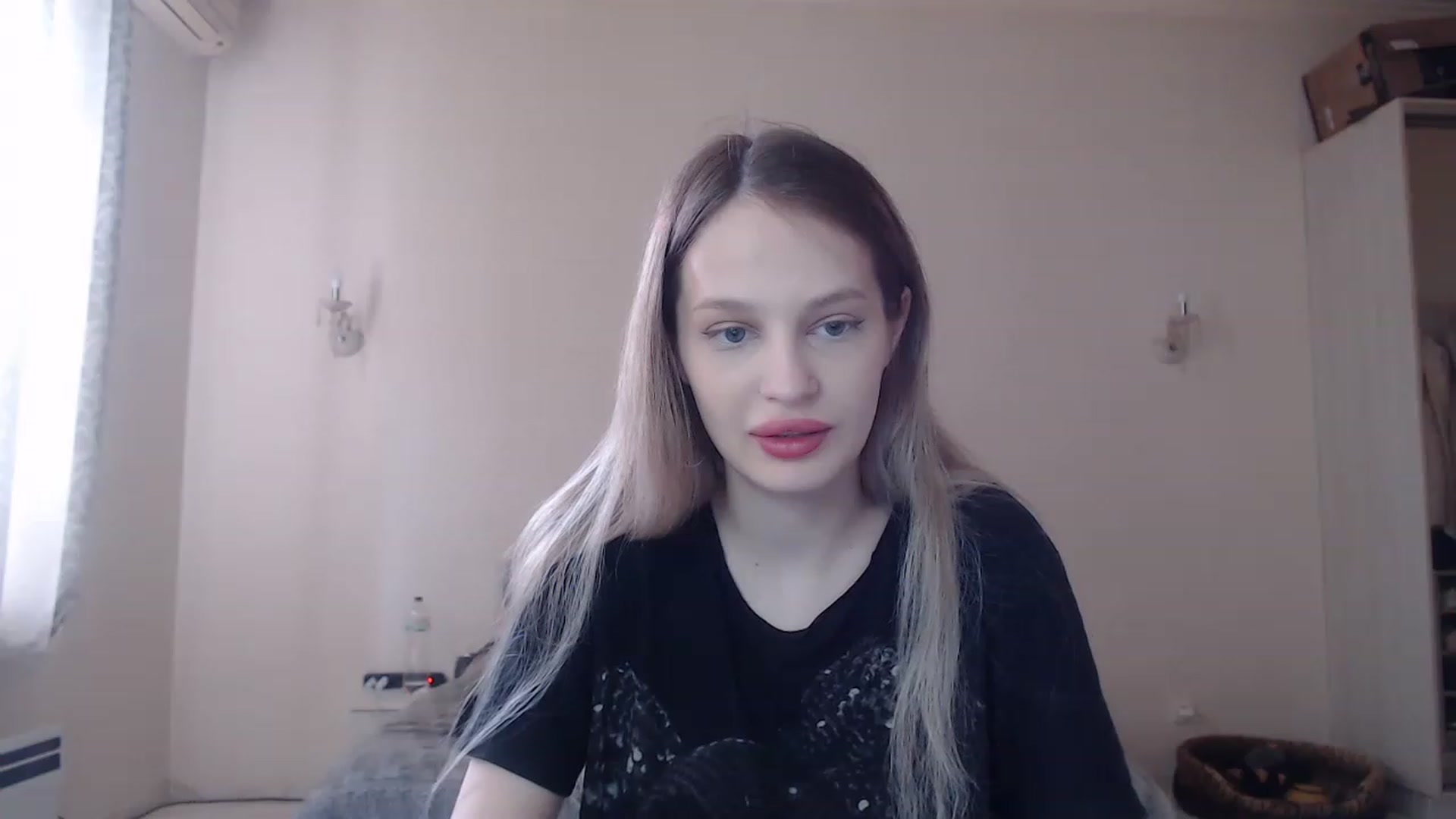Gallery image thumbnail from Lola_vi's myfreecams stream on, 05/22/2023, 10:46 image 2 of 20