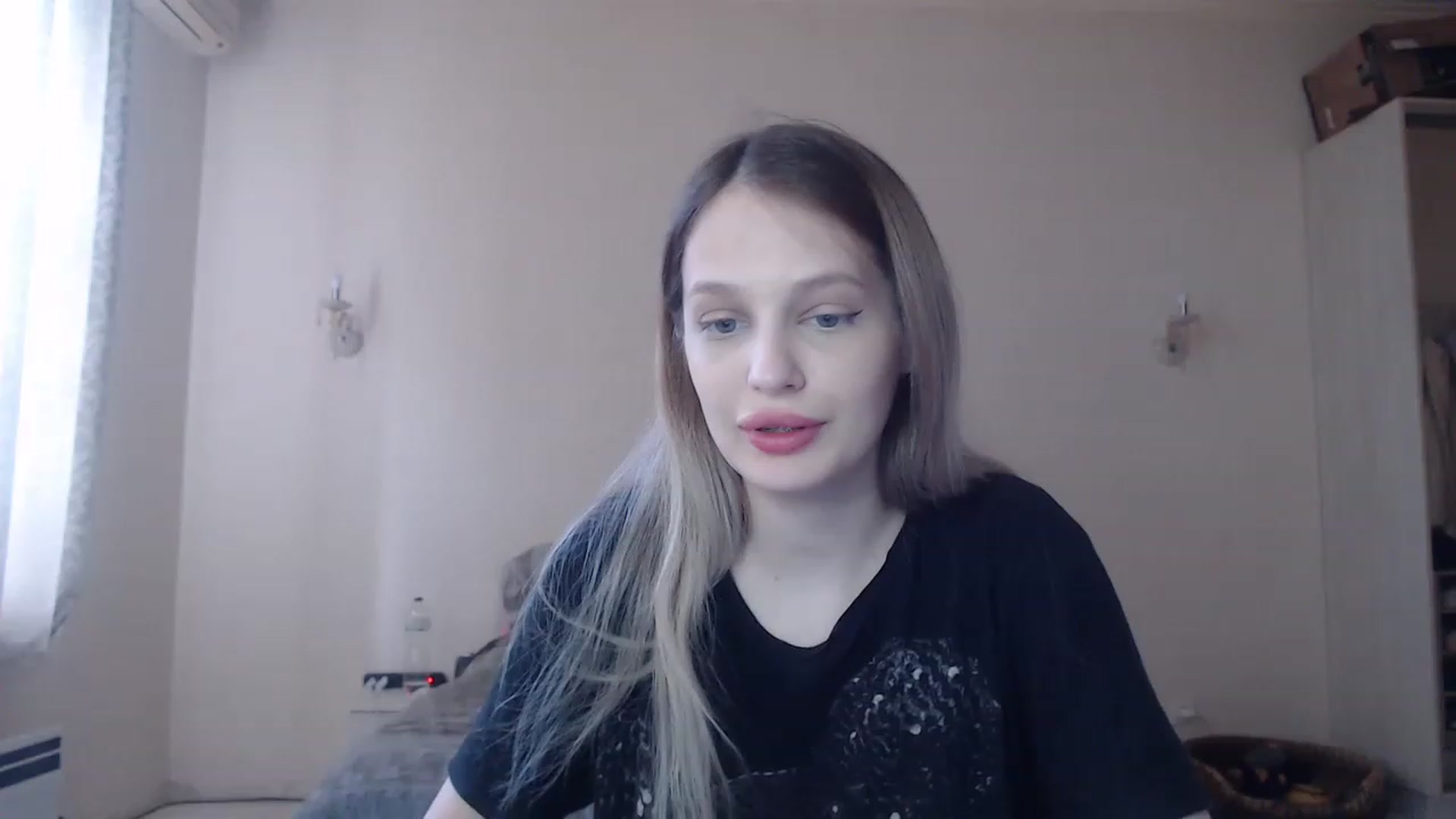 Gallery image thumbnail from Lola_vi's myfreecams stream on, 05/22/2023, 10:46 image 13 of 20