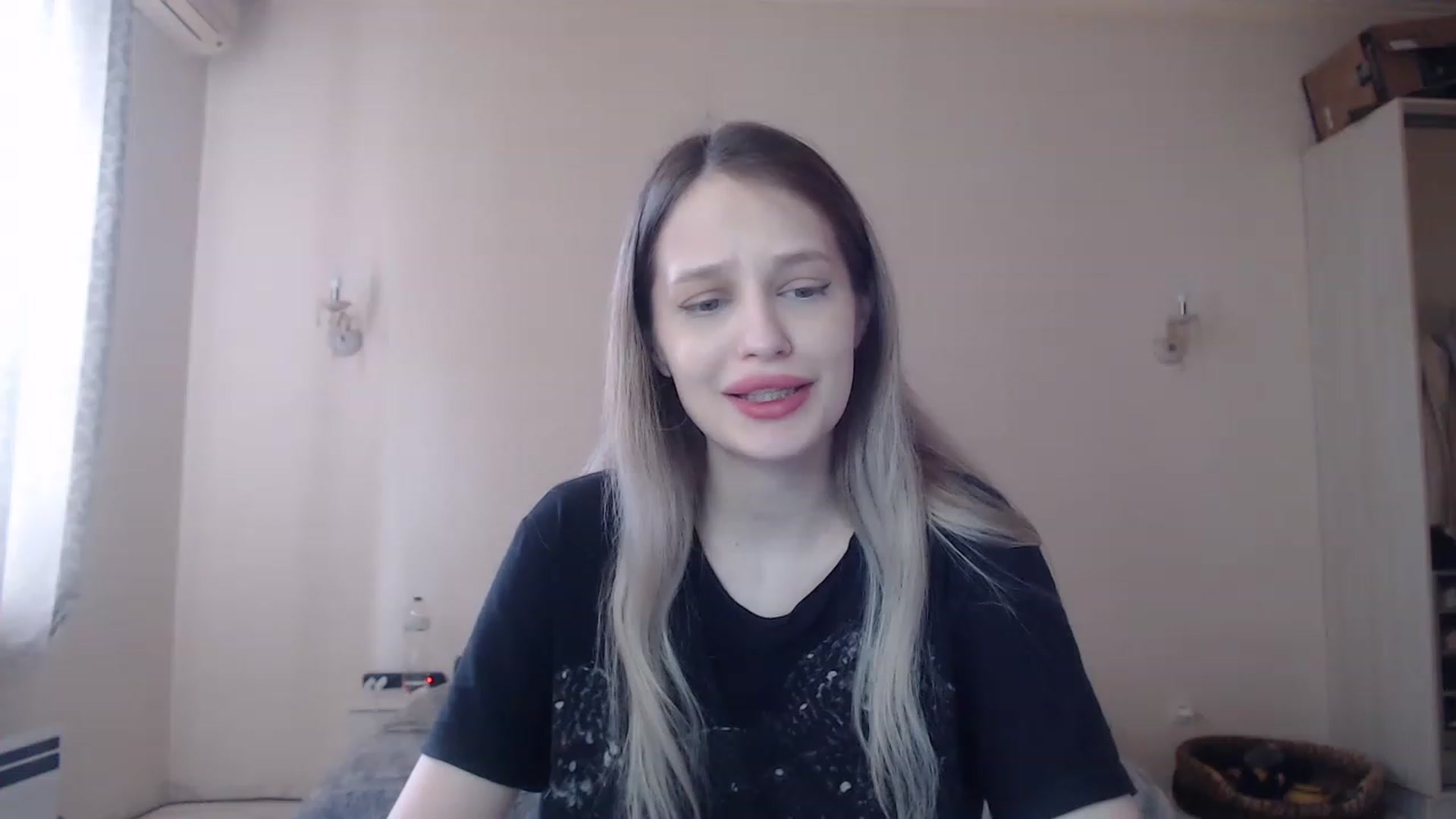 Gallery image thumbnail from Lola_vi's myfreecams stream on, 05/22/2023, 10:46 image 5 of 20