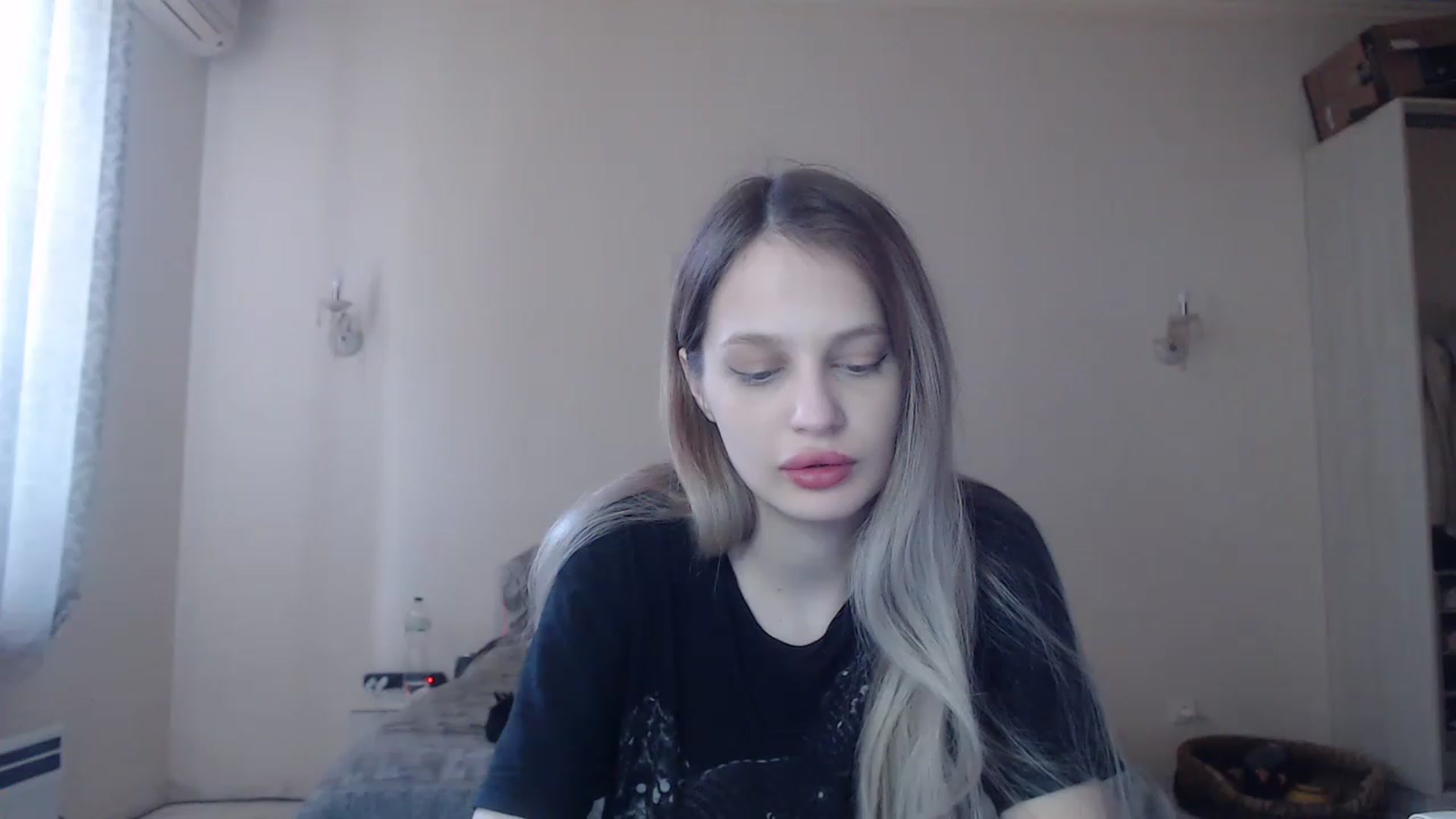 Gallery image thumbnail from Lola_vi's myfreecams stream on, 05/22/2023, 10:46 image 19 of 20