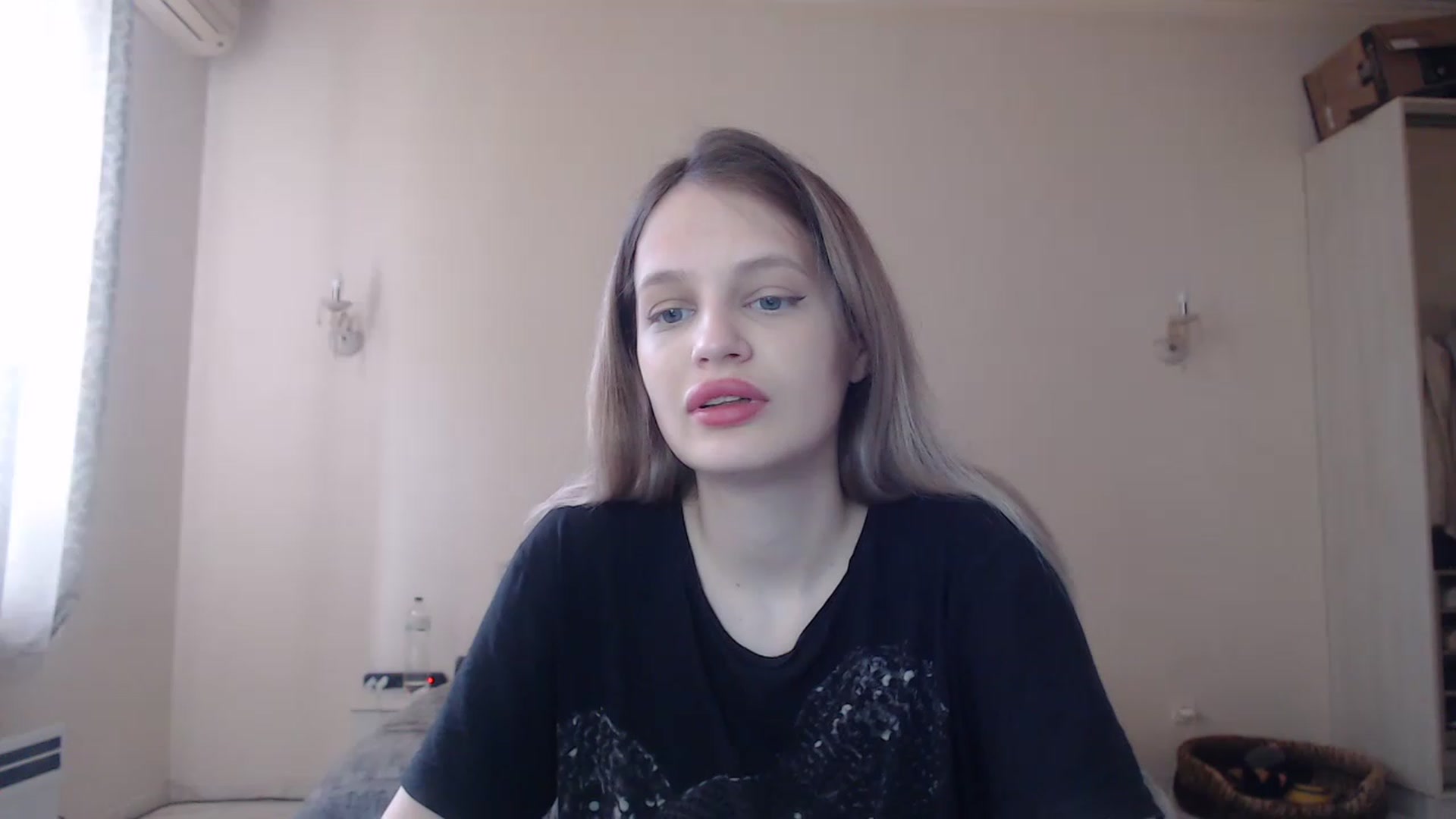 Gallery image thumbnail from Lola_vi's myfreecams stream on, 05/22/2023, 10:46 image 9 of 20