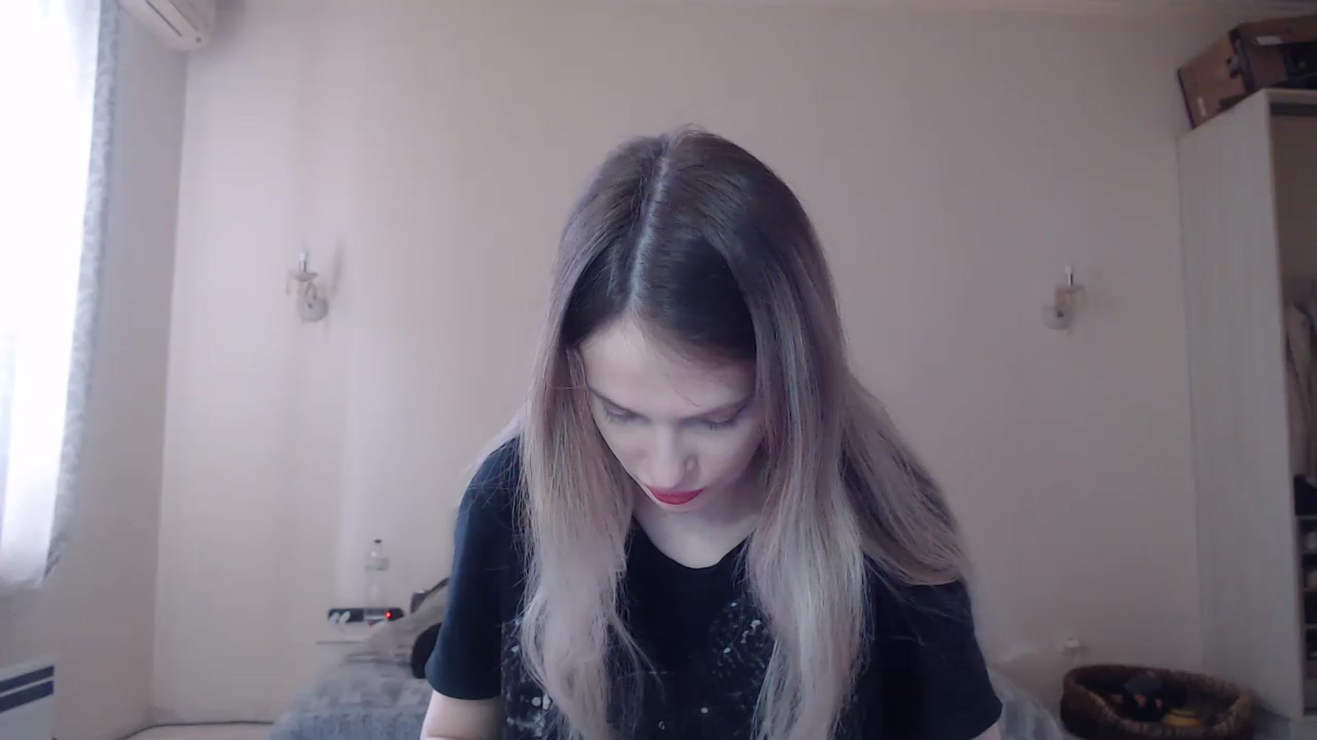 Gallery image thumbnail from Lola_vi's myfreecams stream on, 05/22/2023, 10:46 image 6 of 20