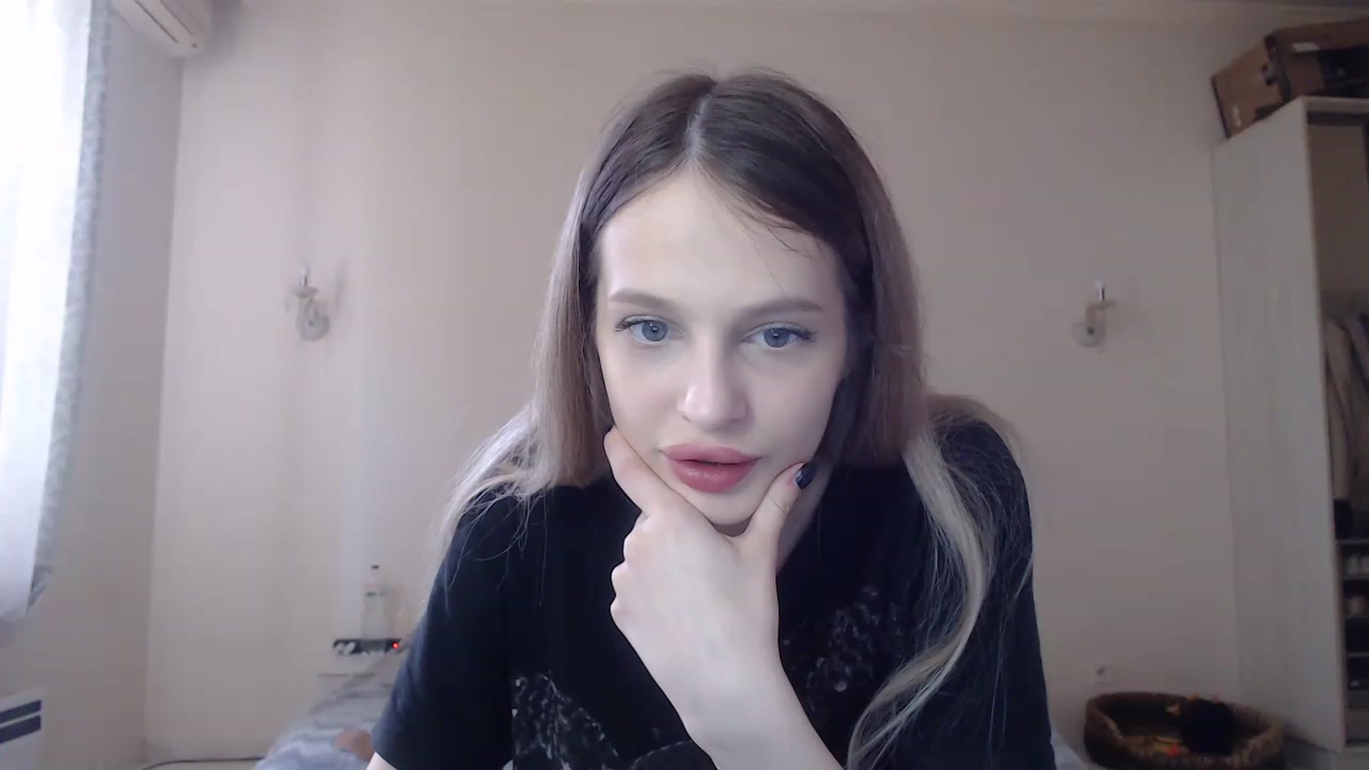 Gallery image thumbnail from Lola_vi's myfreecams stream on, 05/23/2023, 11:00 image 17 of 20
