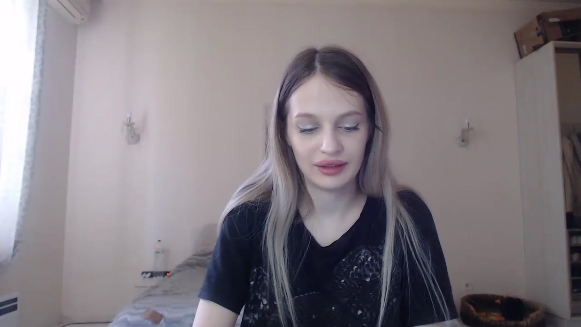 Gallery image thumbnail from Lola_vi's myfreecams stream on, 05/23/2023, 11:00 image 19 of 20