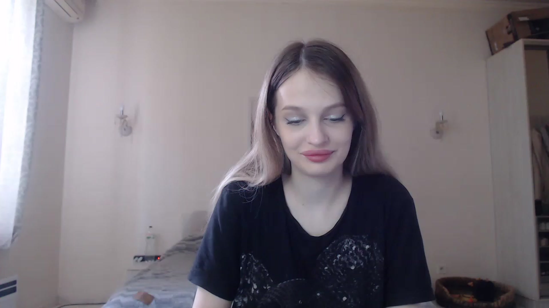 Gallery image thumbnail from Lola_vi's myfreecams stream on, 05/23/2023, 11:00 image 15 of 20