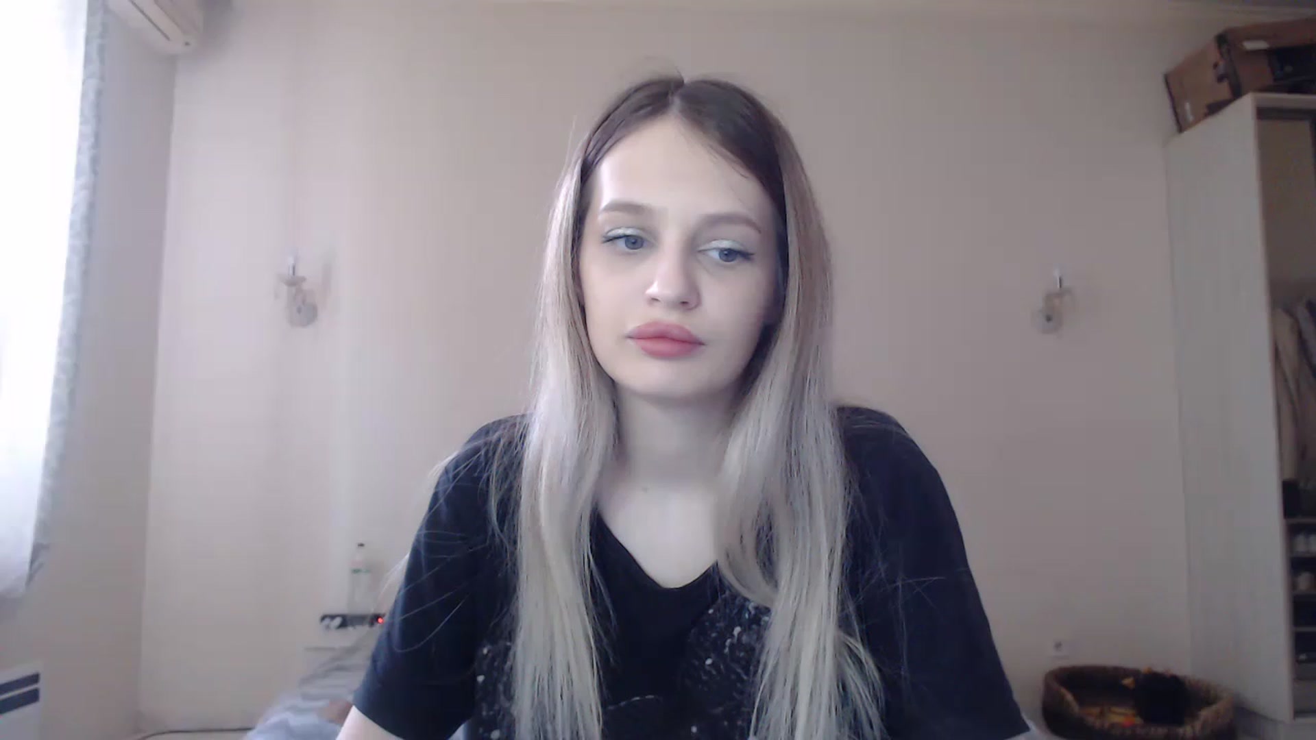 Gallery image thumbnail from Lola_vi's myfreecams stream on, 05/23/2023, 11:00 image 14 of 20