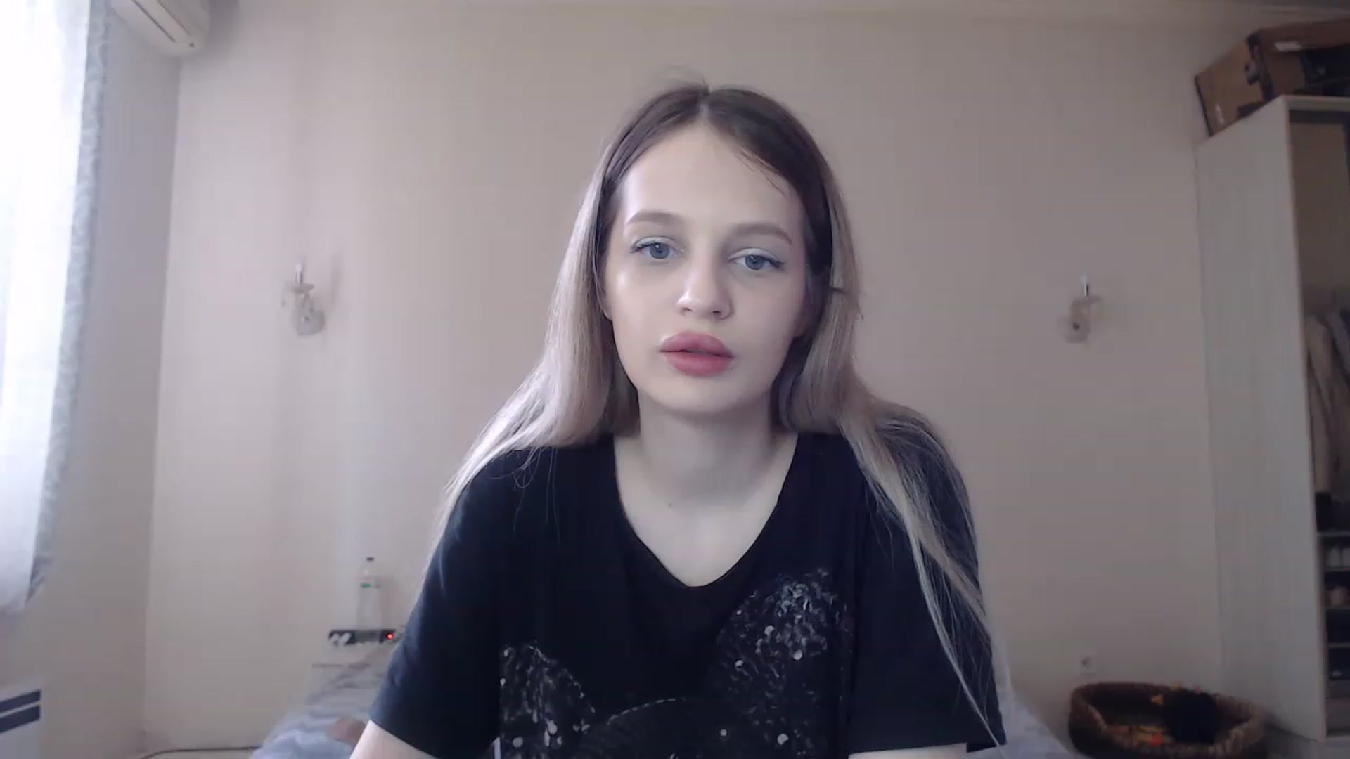 Gallery image thumbnail from Lola_vi's myfreecams stream on, 05/23/2023, 11:00 image 16 of 20