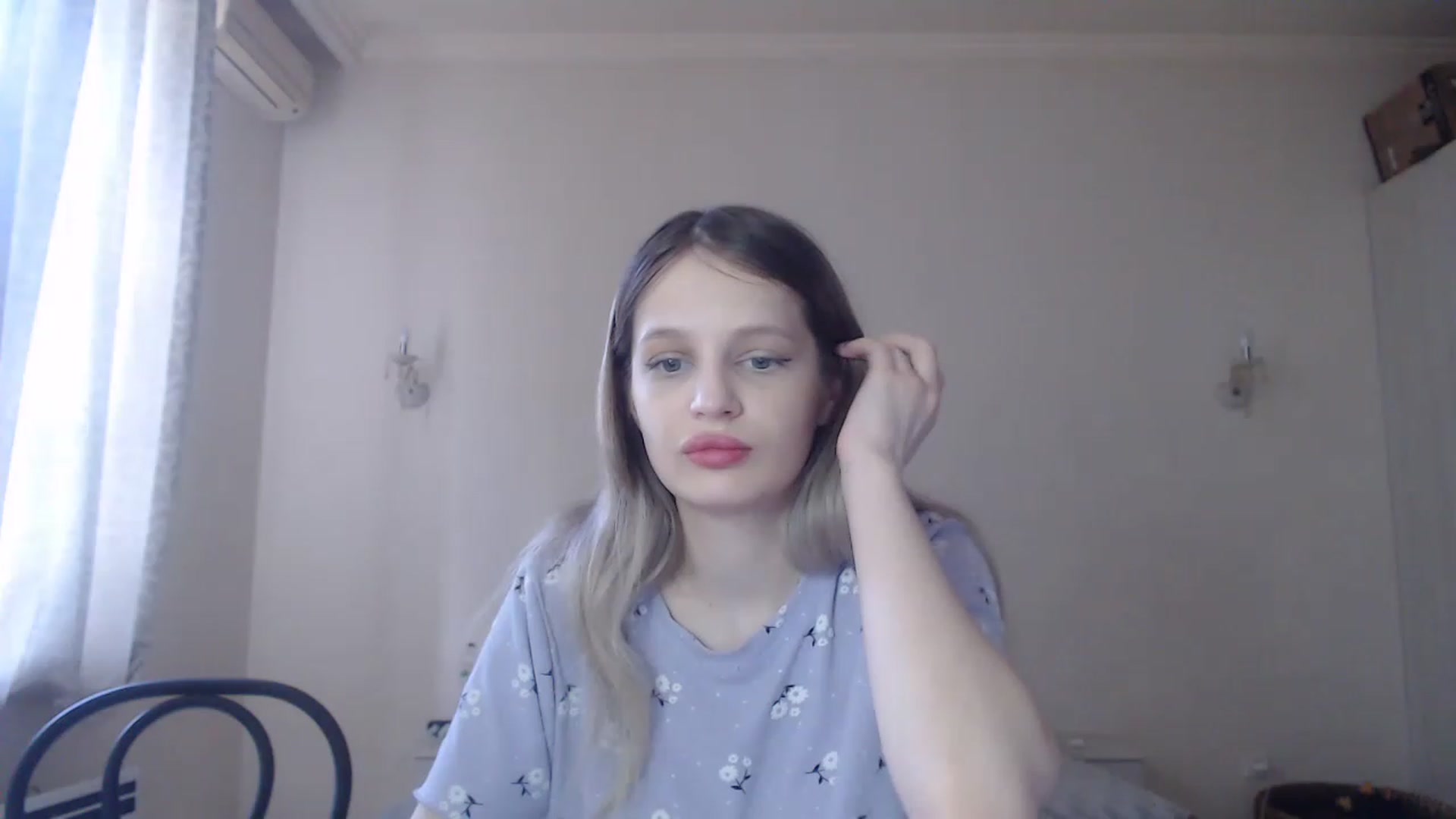 Gallery image thumbnail from Lola_vi's myfreecams stream on, 05/25/2023, 10:30 image 8 of 20
