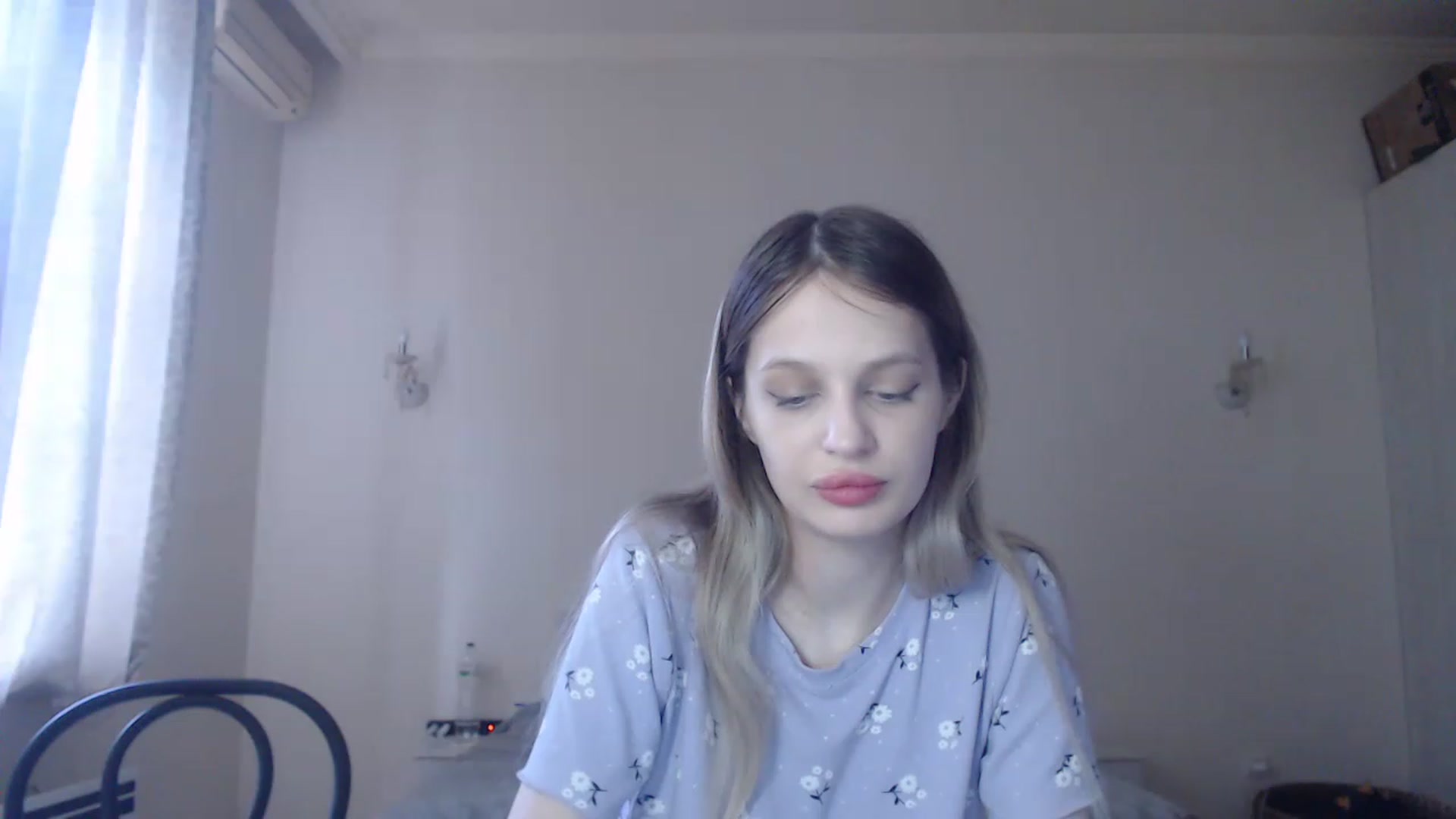 Gallery image thumbnail from Lola_vi's myfreecams stream on, 05/25/2023, 10:30 image 18 of 20
