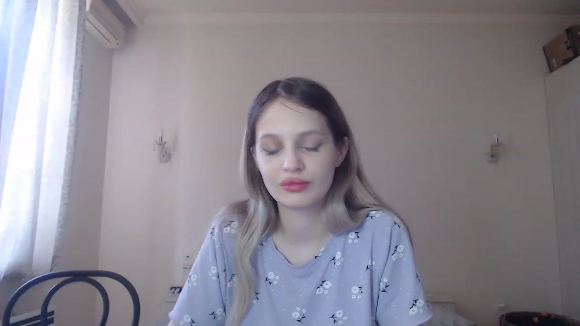 Gallery image thumbnail from Lola_vi's myfreecams stream on, 05/25/2023, 10:30 image 9 of 20