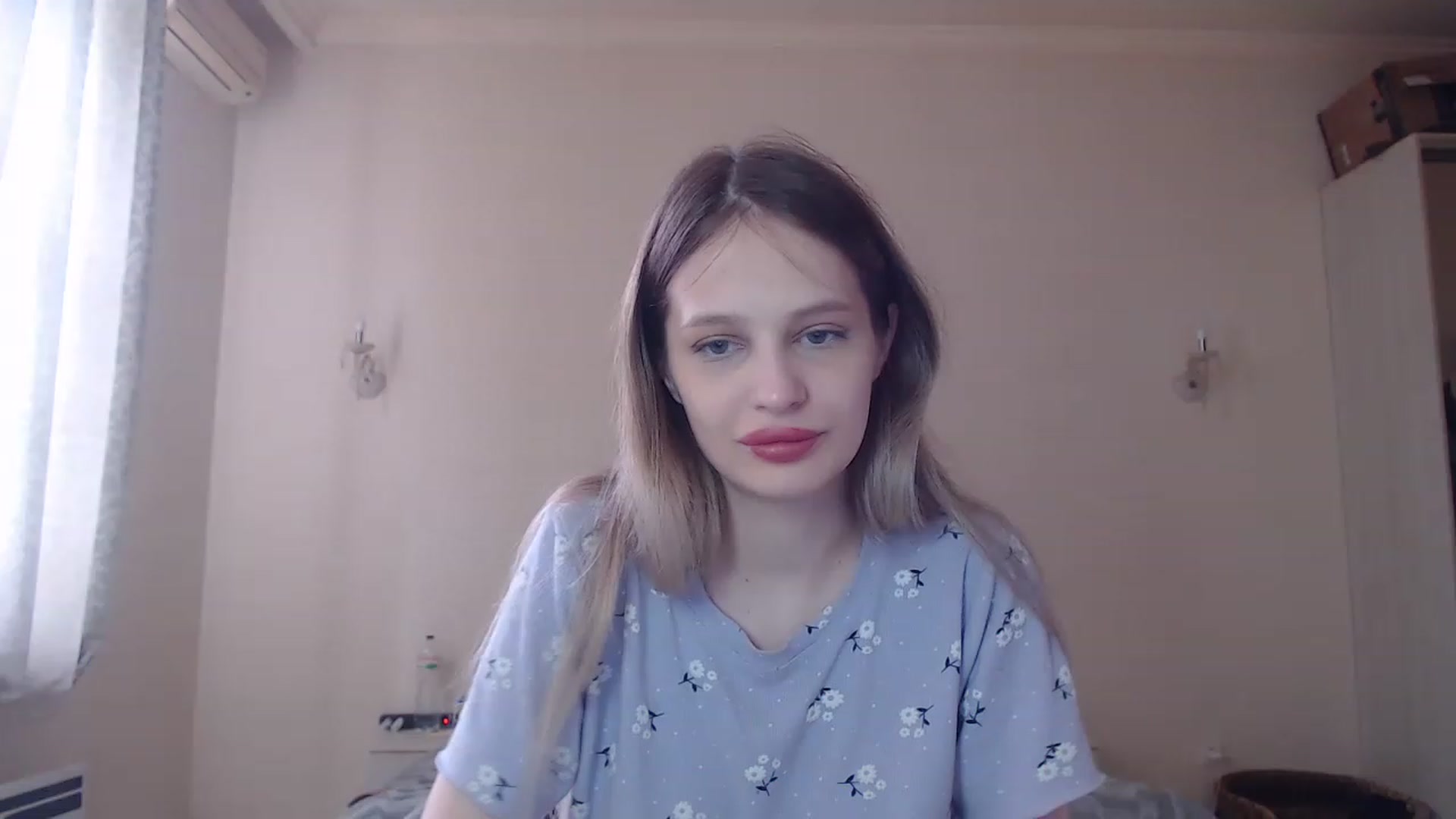 Gallery image thumbnail from Lola_vi's myfreecams stream on, 05/27/2023, 10:32 image 2 of 20