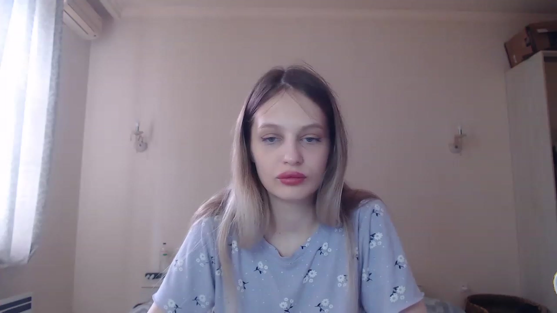 Gallery image thumbnail from Lola_vi's myfreecams stream on, 05/27/2023, 10:32 image 15 of 20