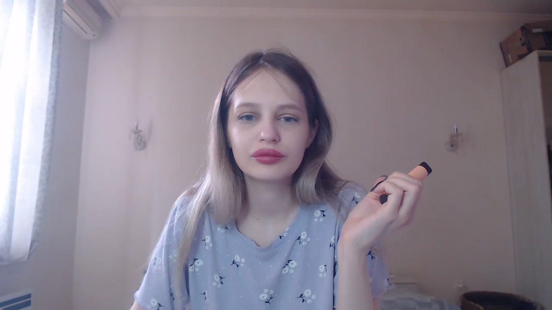 Gallery image thumbnail from Lola_vi's myfreecams stream on, 05/27/2023, 10:32 image 3 of 20